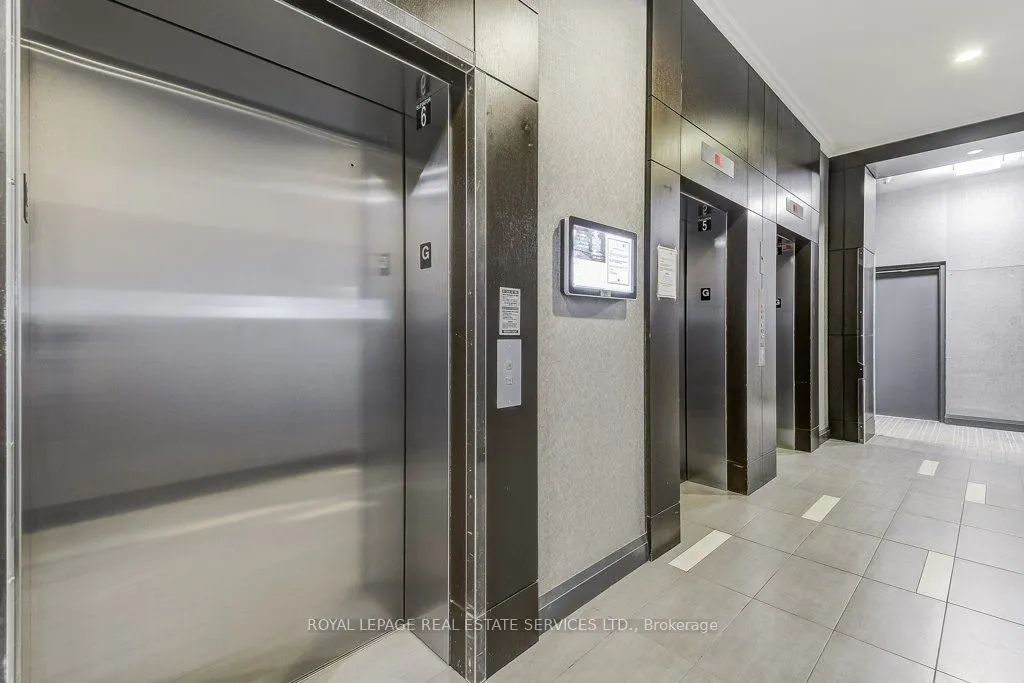 55 Speers Road, #701