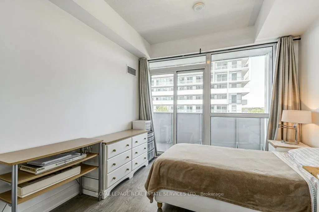 55 Speers Road, #701