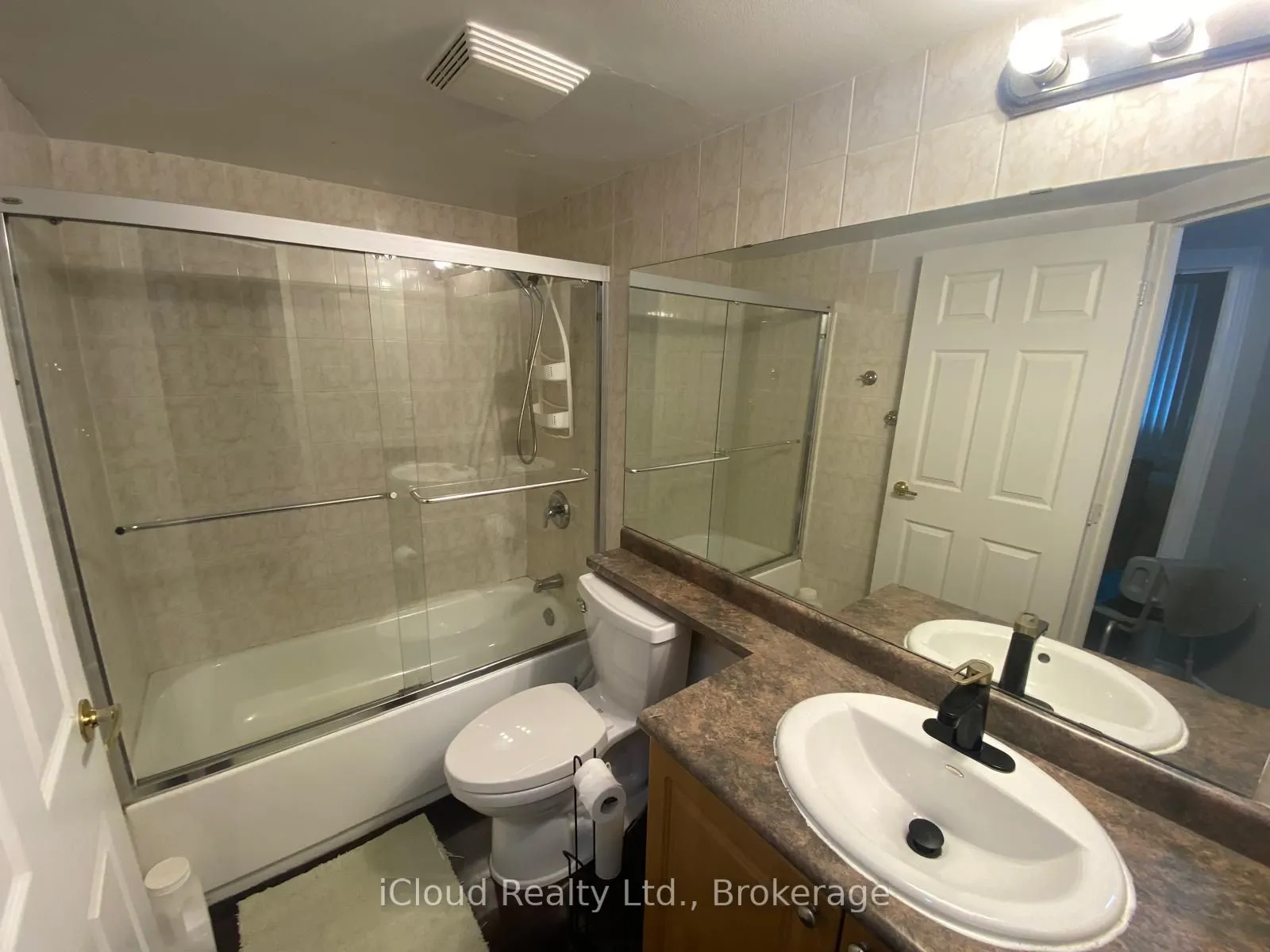 3501 Glen Erin Drive, #606