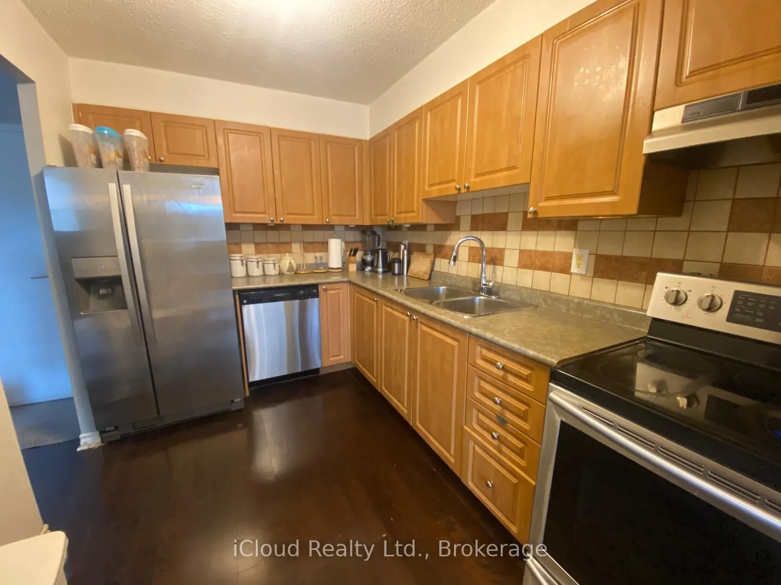 3501 Glen Erin Drive, #606