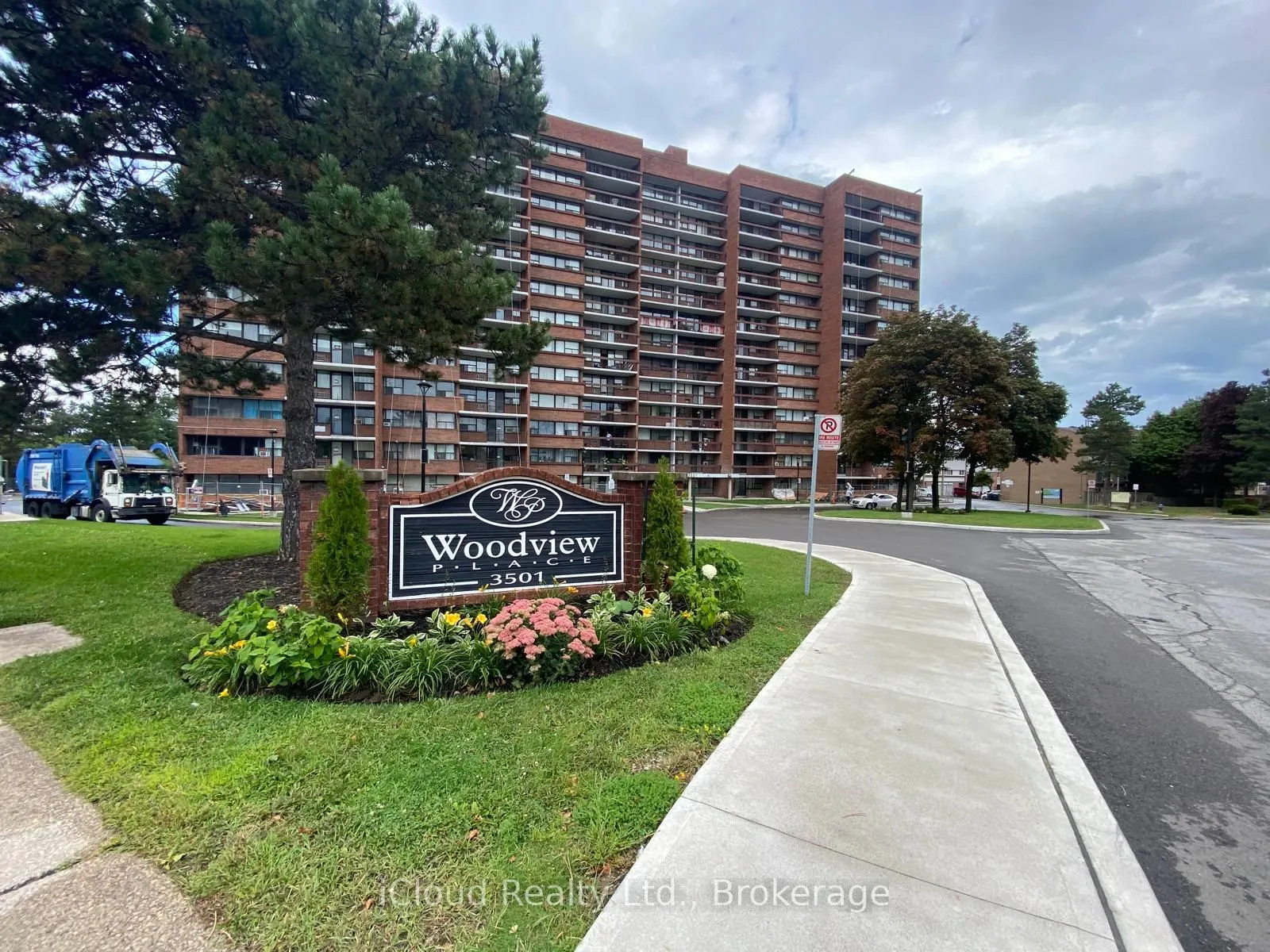 3501 Glen Erin Drive, #606