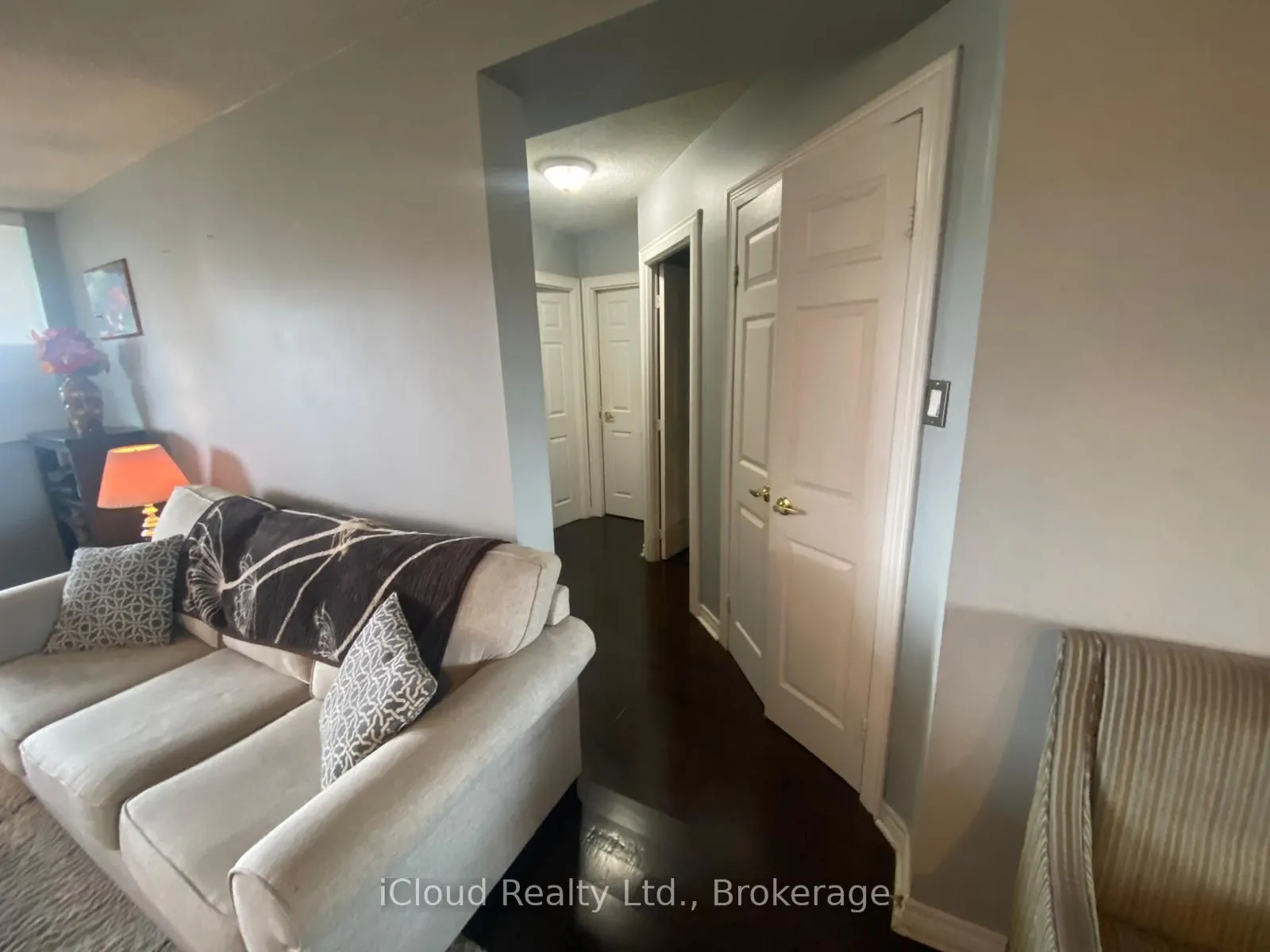3501 Glen Erin Drive, #606