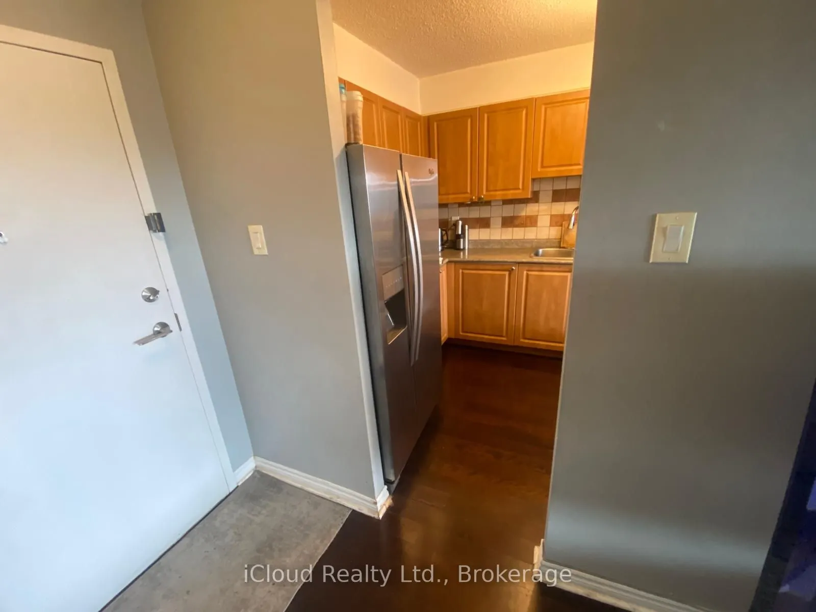 3501 Glen Erin Drive, #606