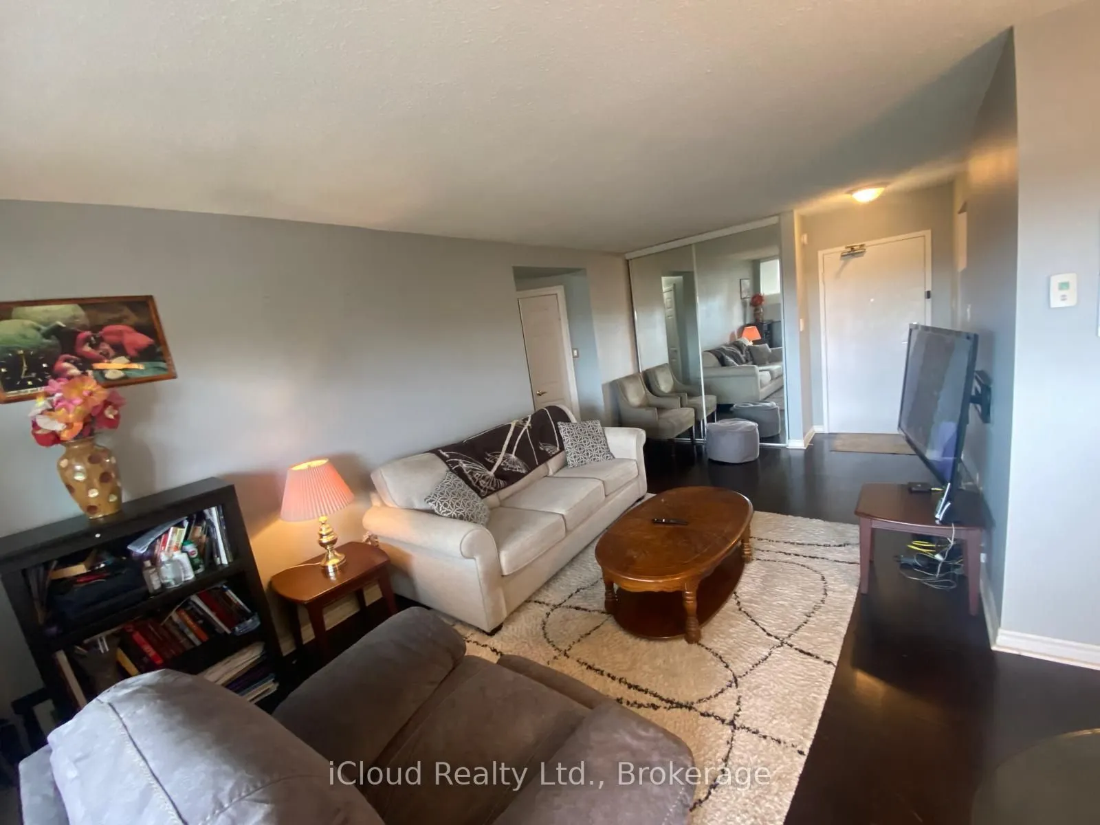 3501 Glen Erin Drive, #606
