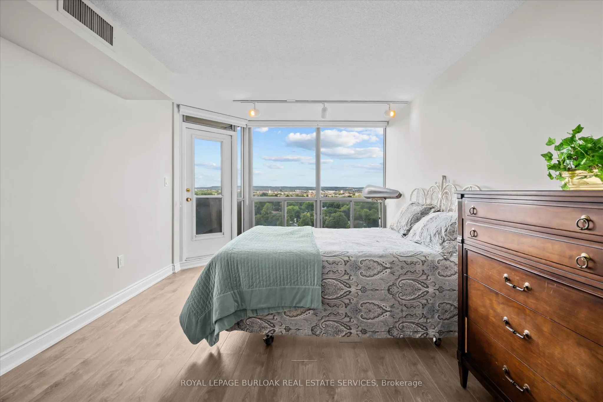 5090 Pinedale Avenue, #1107