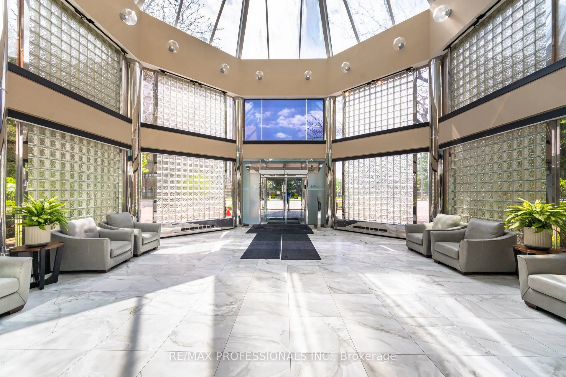 335 Webb Drive, #1606