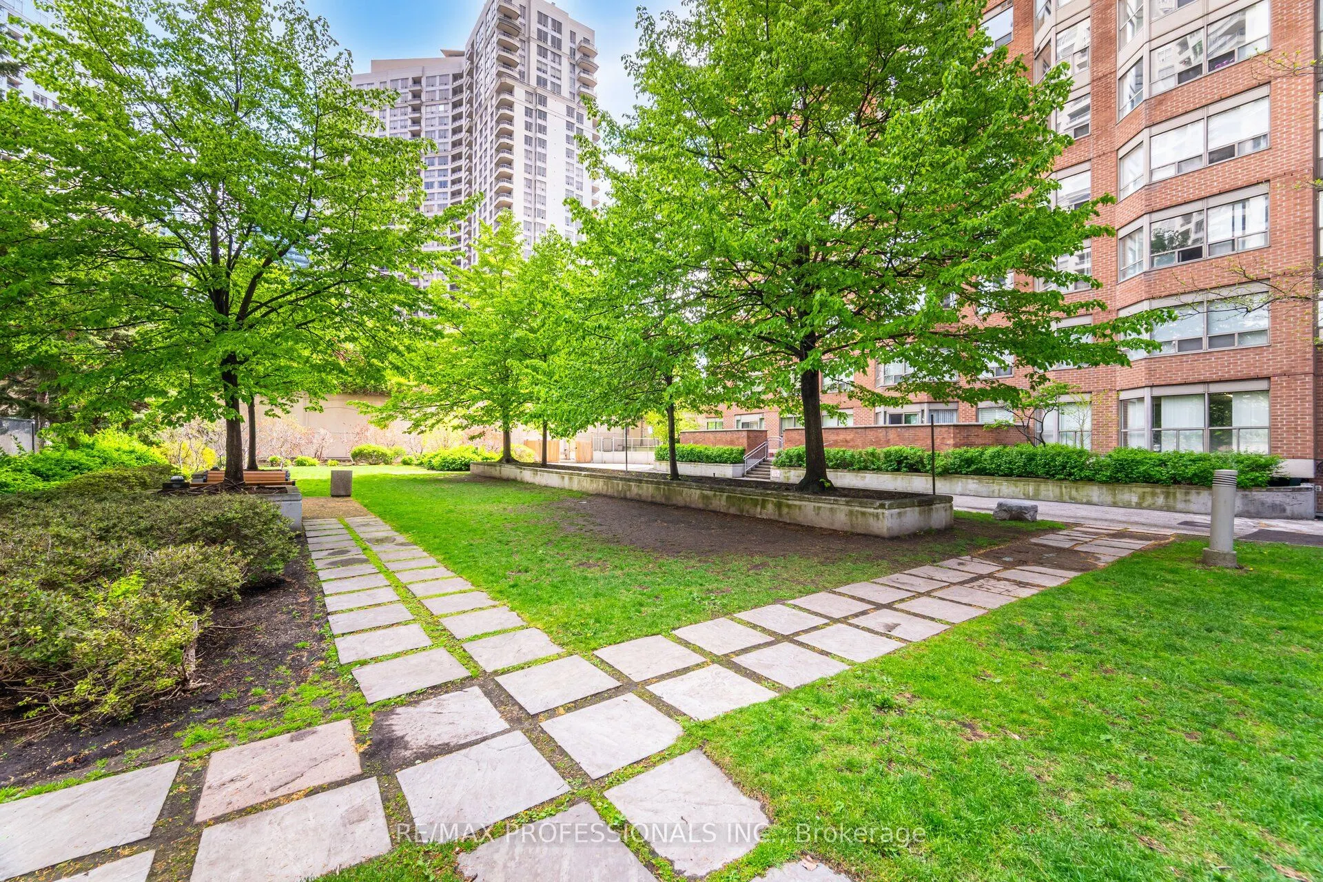 335 Webb Drive, #1606