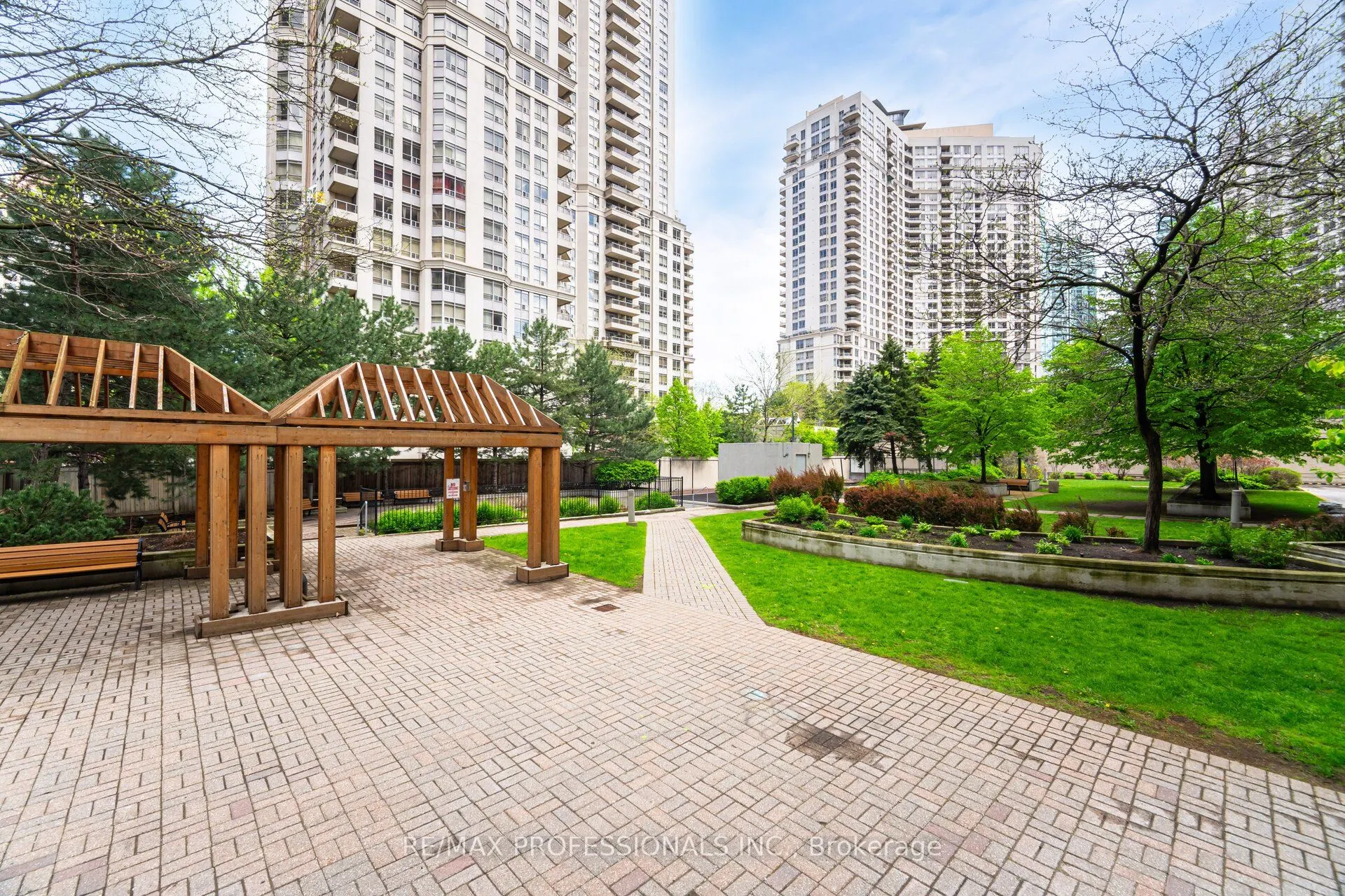 335 Webb Drive, #1606