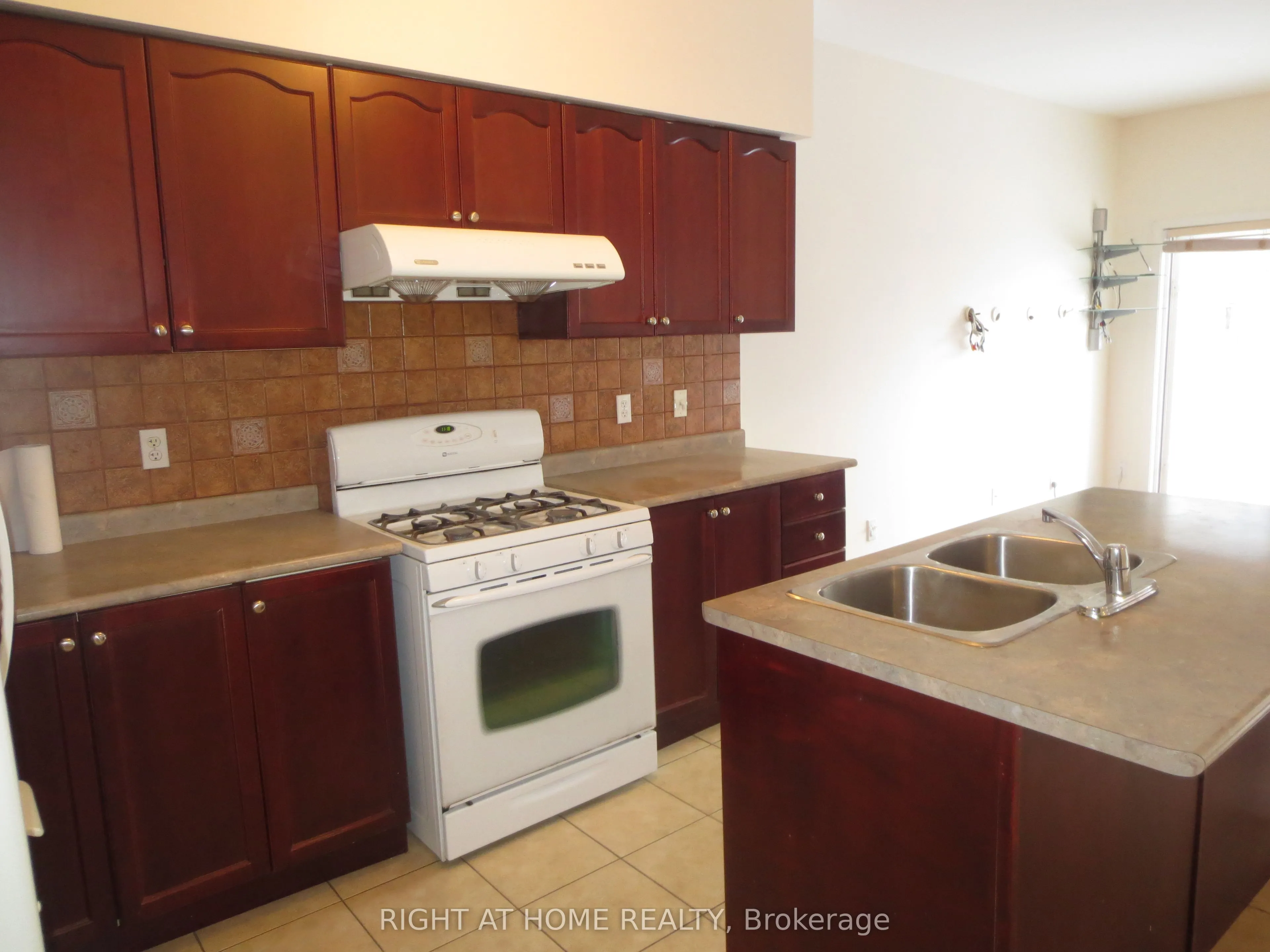 2438 Shadow Court