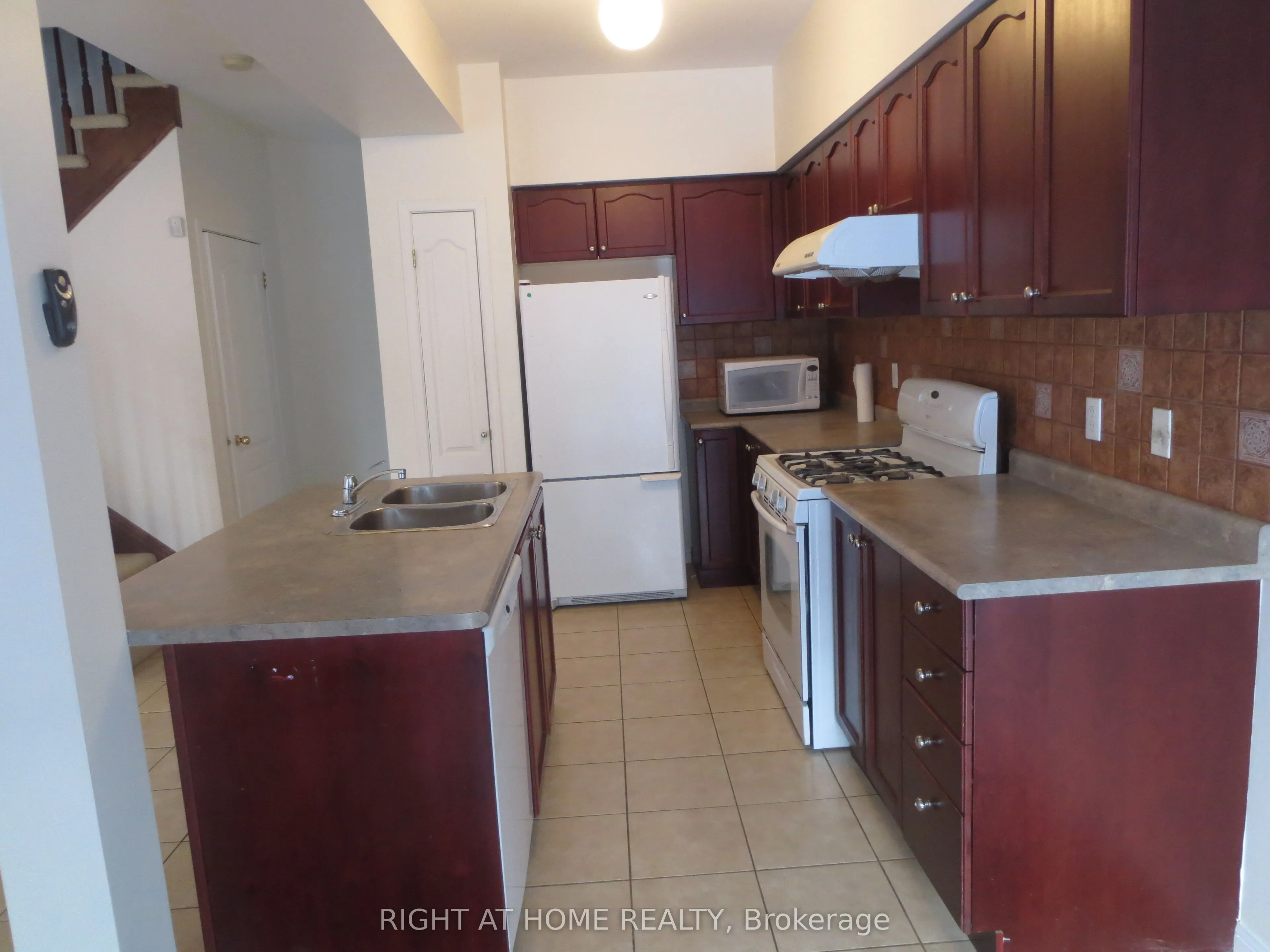 2438 Shadow Court