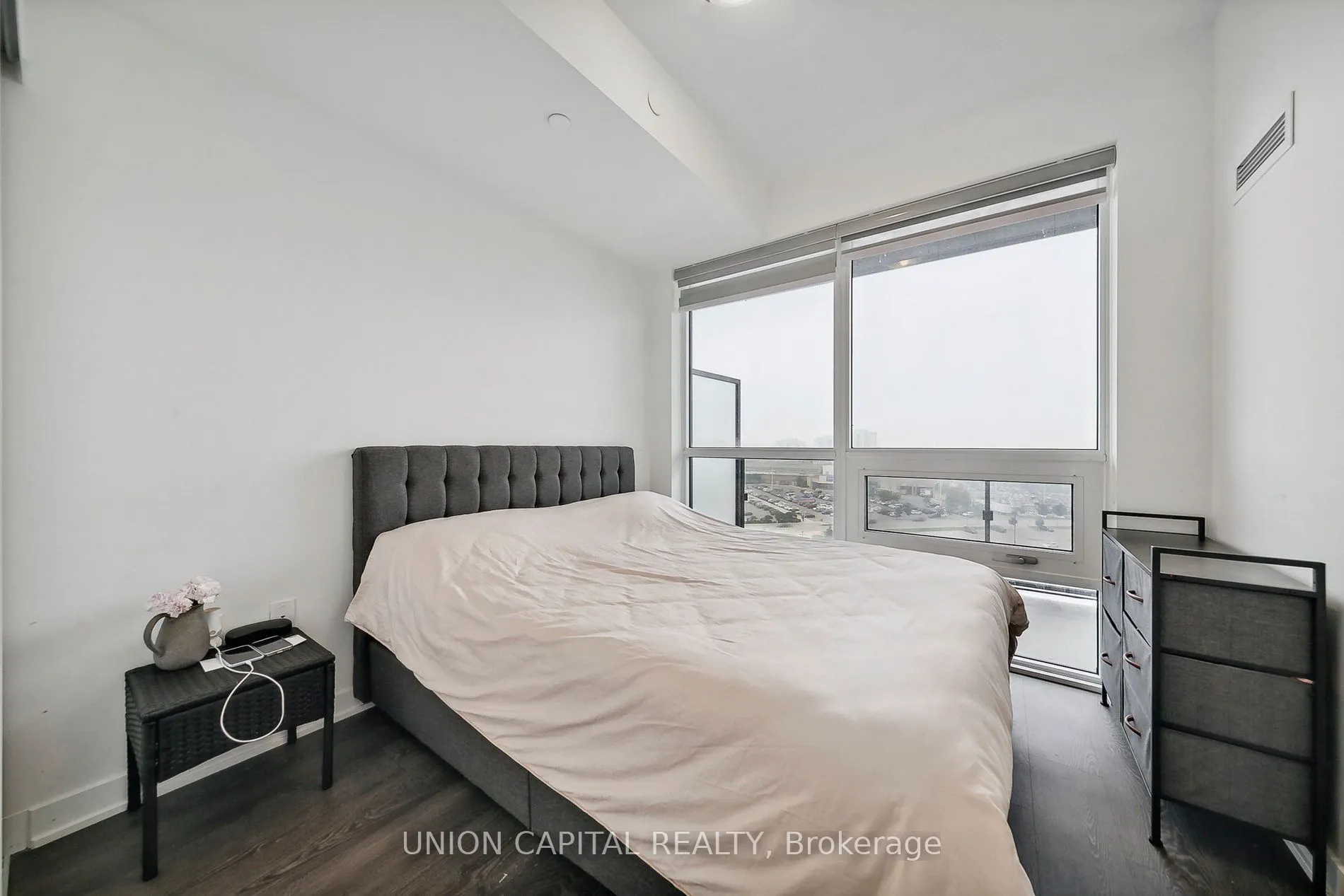4699 GLEN ERIN Drive, #01