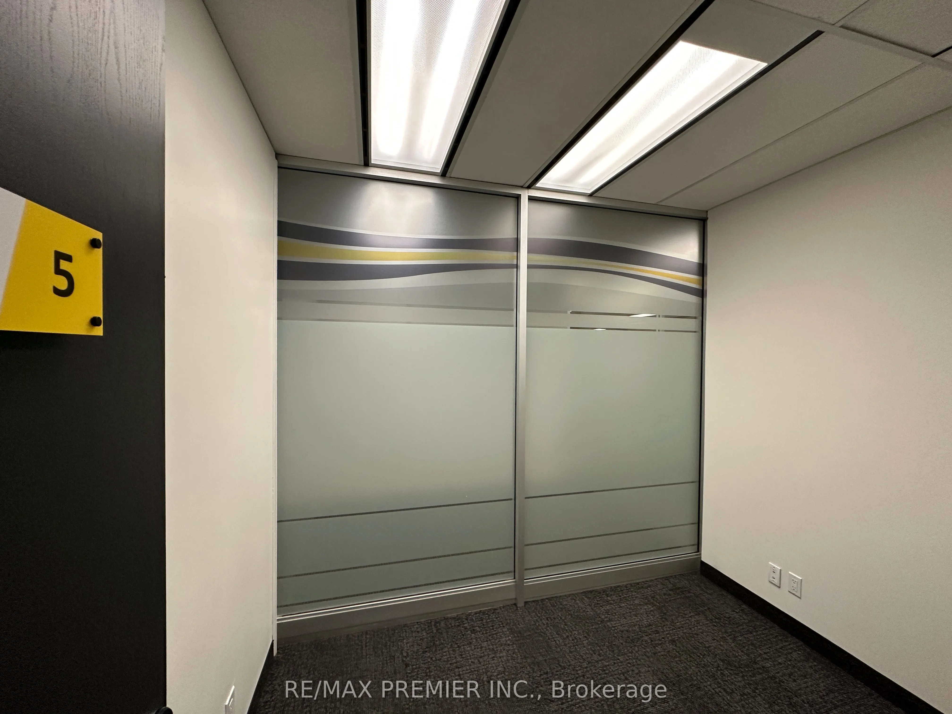 350 Burnhamthorpe Road W, #200-05