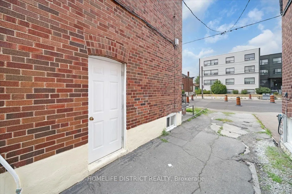 2055 Eglinton Avenue W