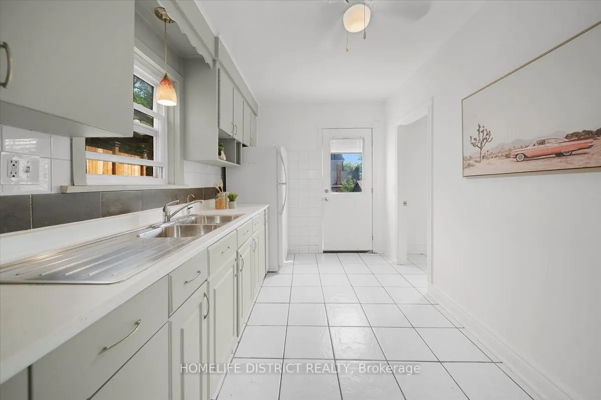 2055 Eglinton Avenue W