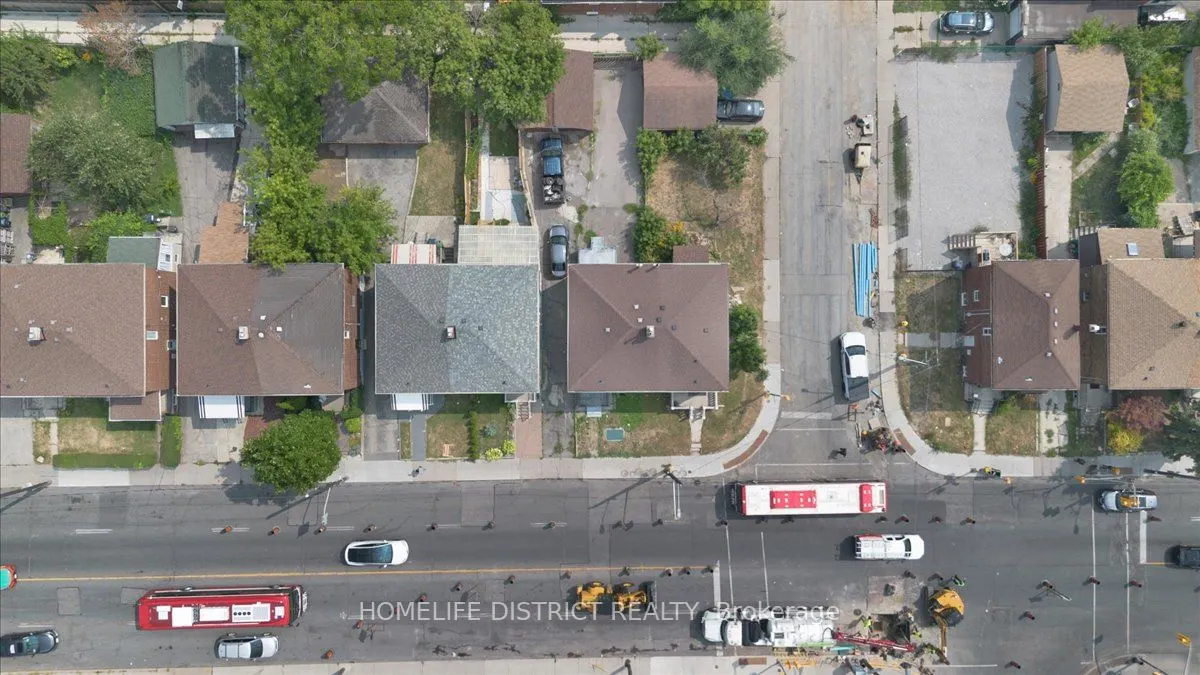 2055 Eglinton Avenue W