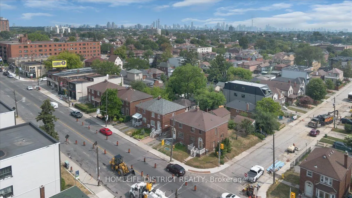 2055 Eglinton Avenue W