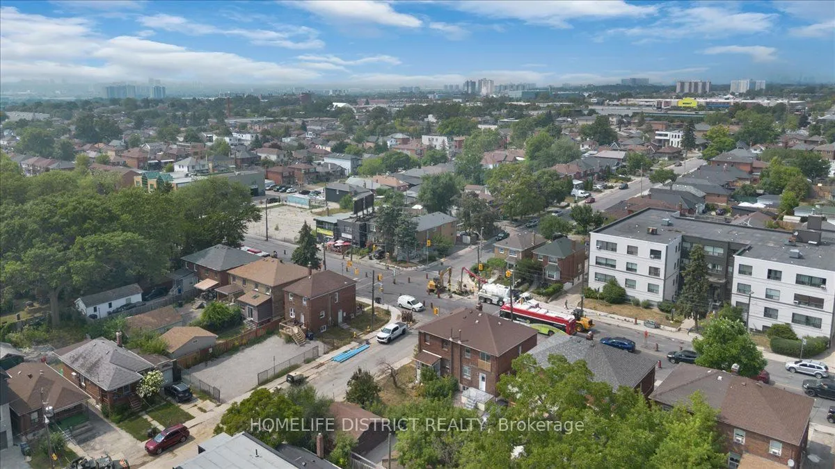 2055 Eglinton Avenue W