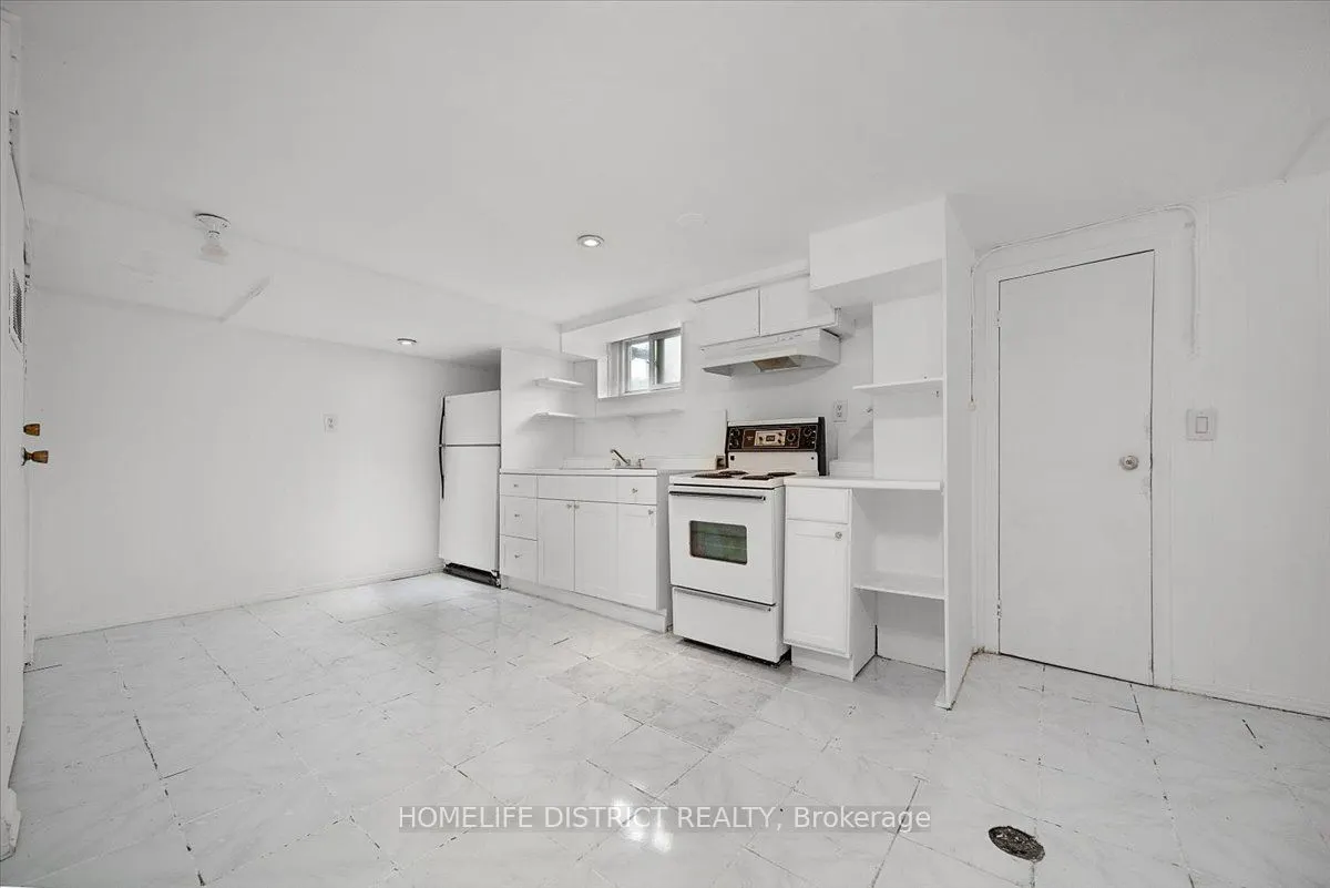 2055 Eglinton Avenue W