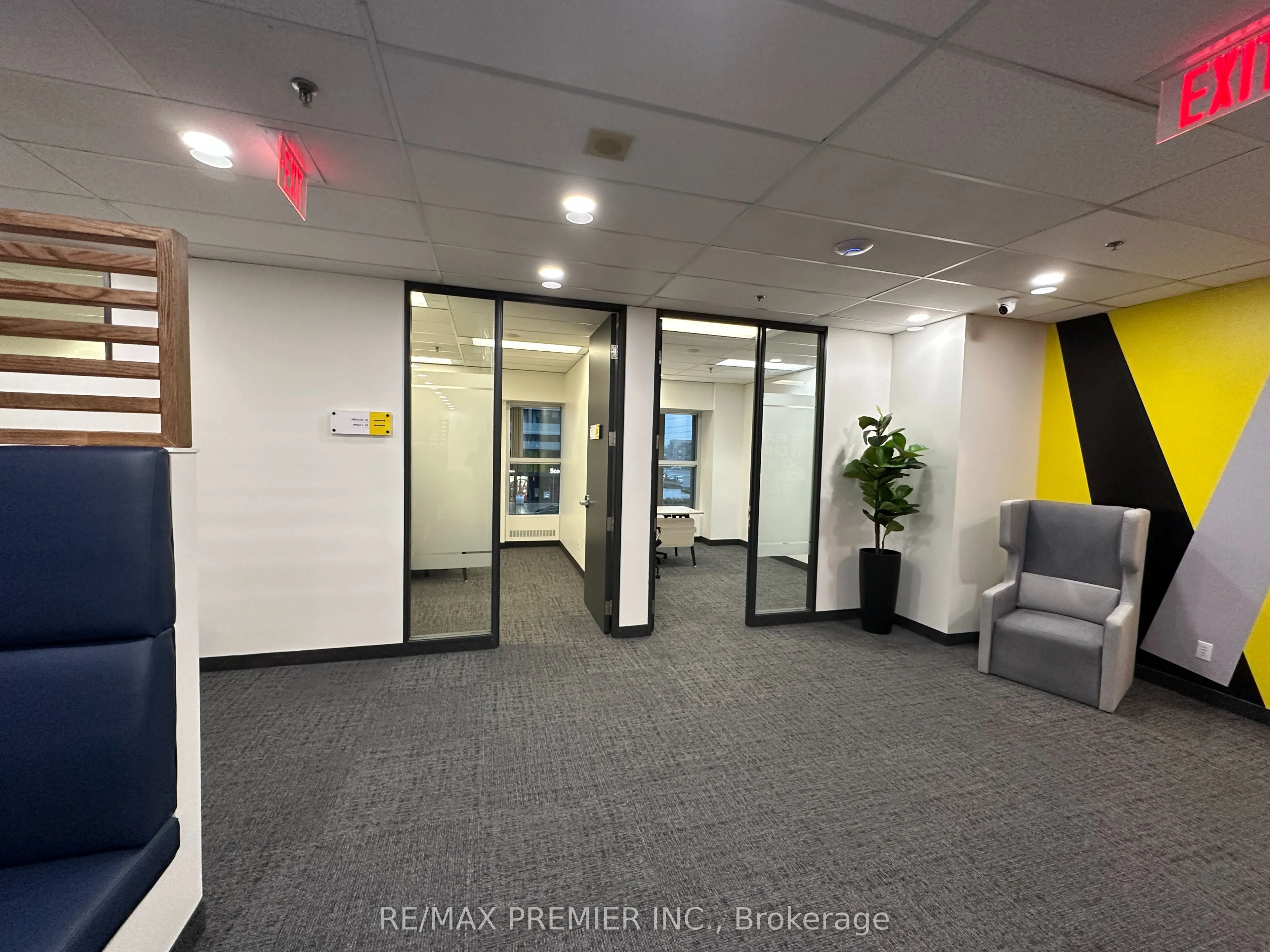350 Burnhamthorpe Road W, #200-B01