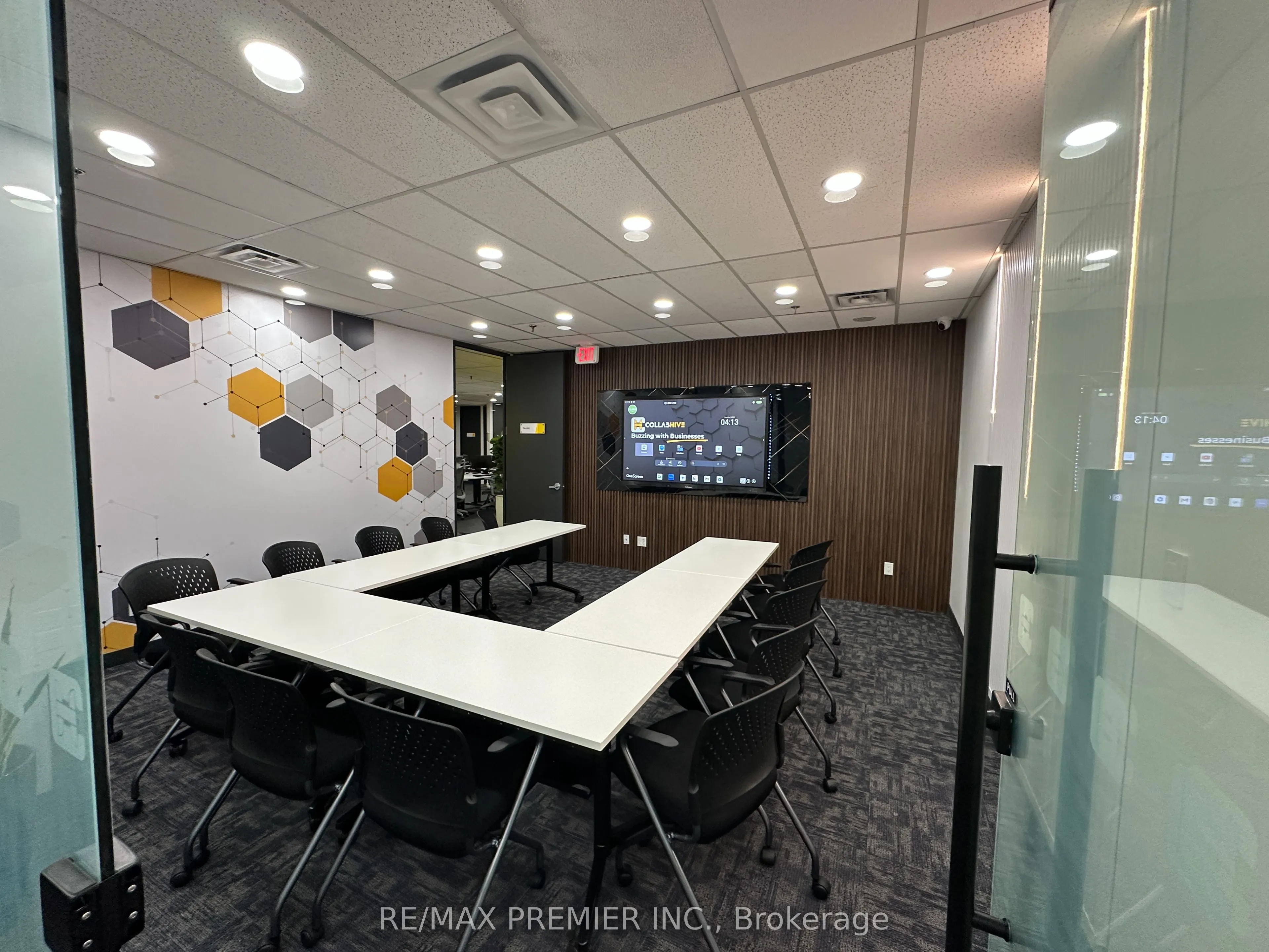 350 Burnhamthorpe Road W, #200-B01