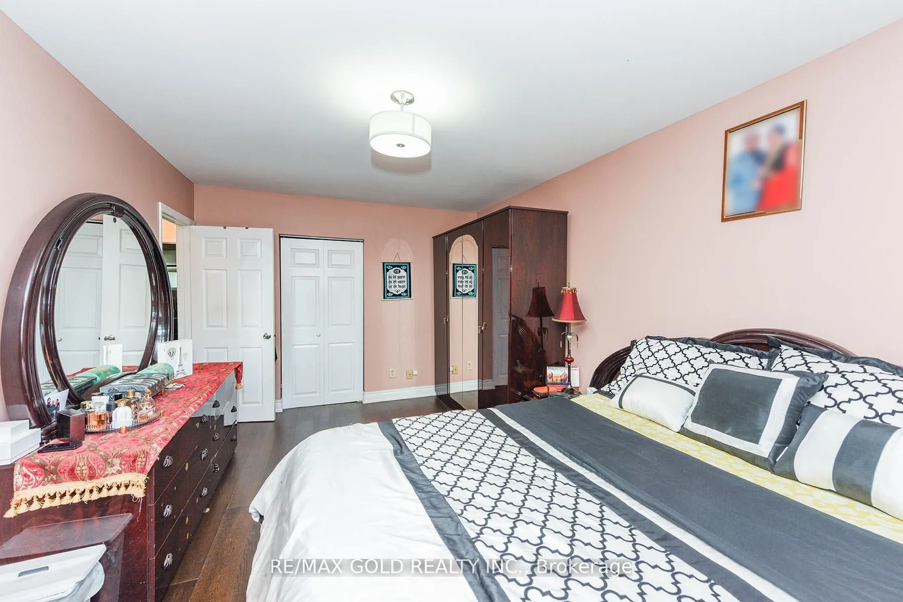 3507 Laddie Crescent