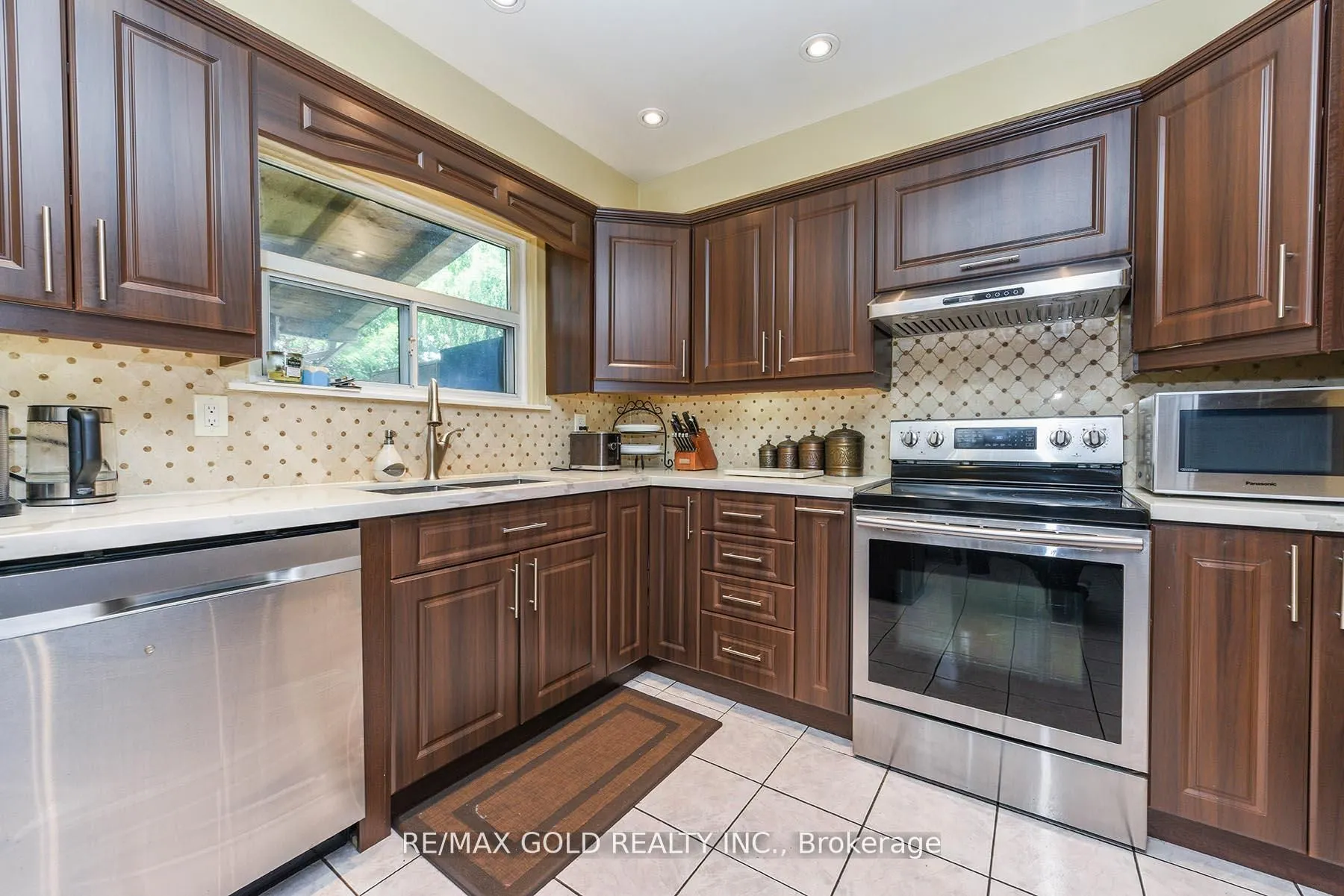 3507 Laddie Crescent