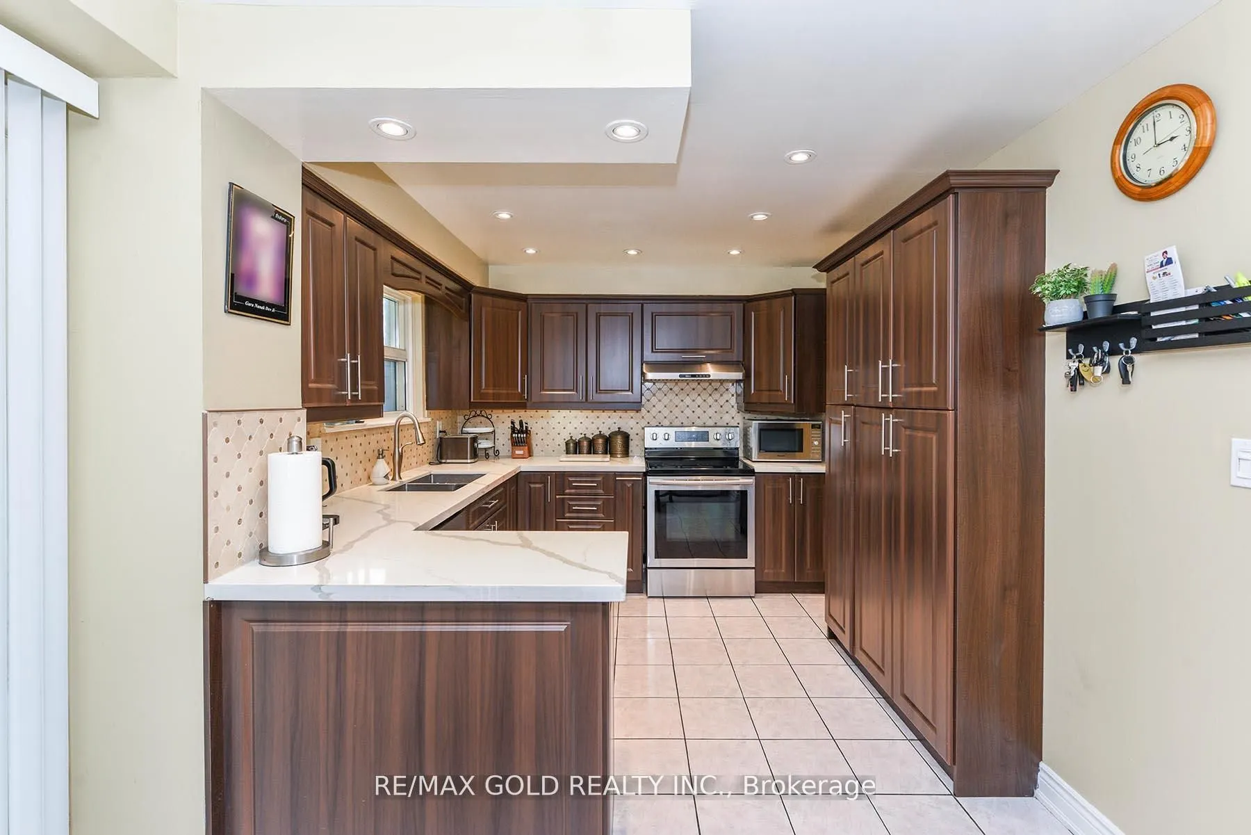 3507 Laddie Crescent