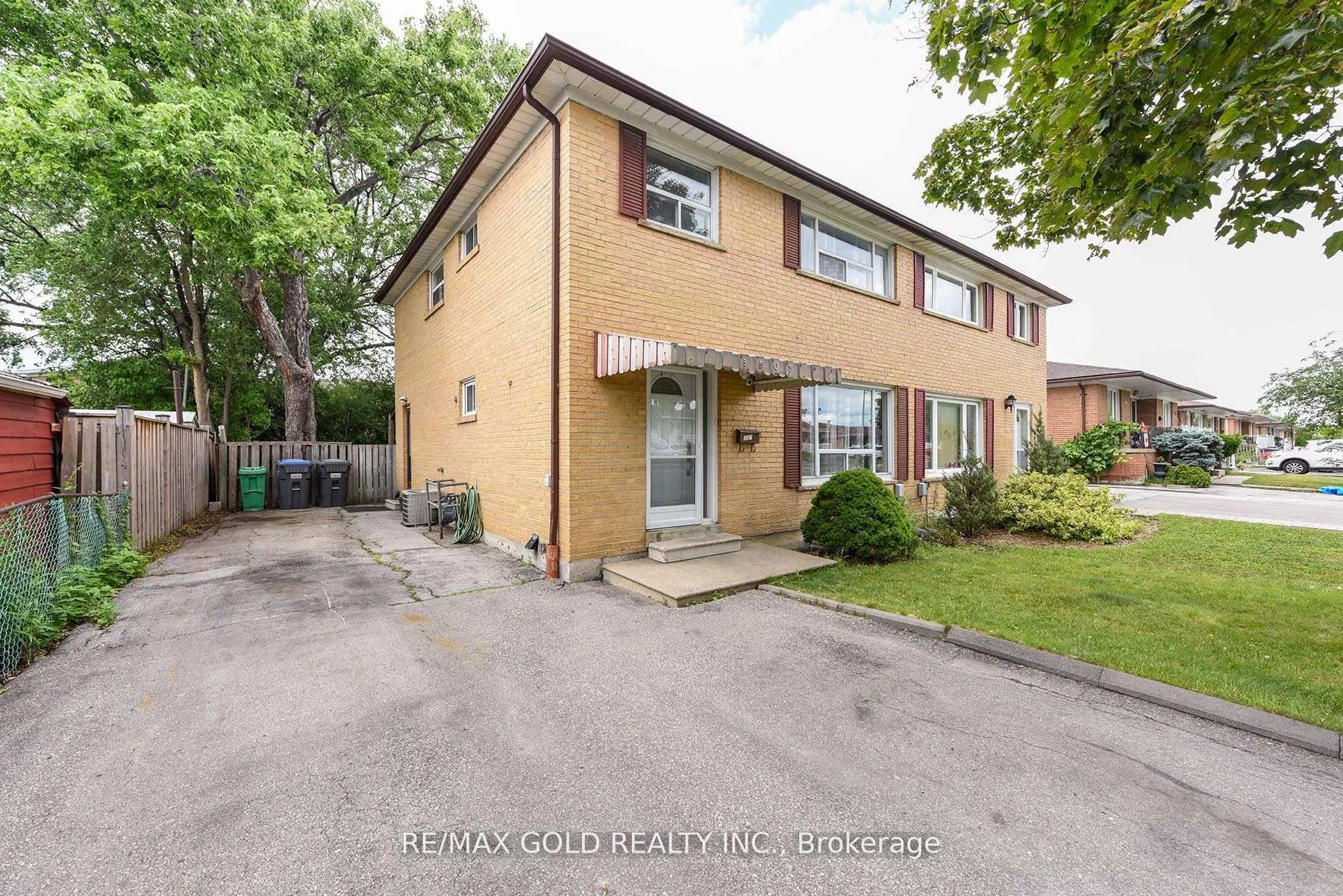 3507 Laddie Crescent