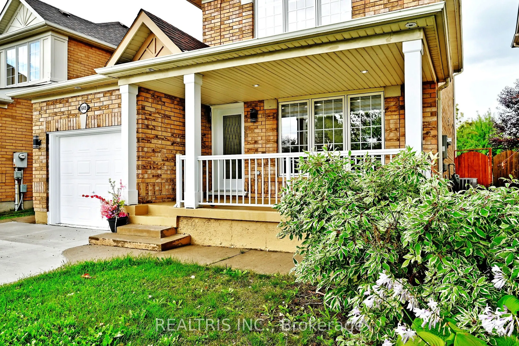 649 Marley Crescent