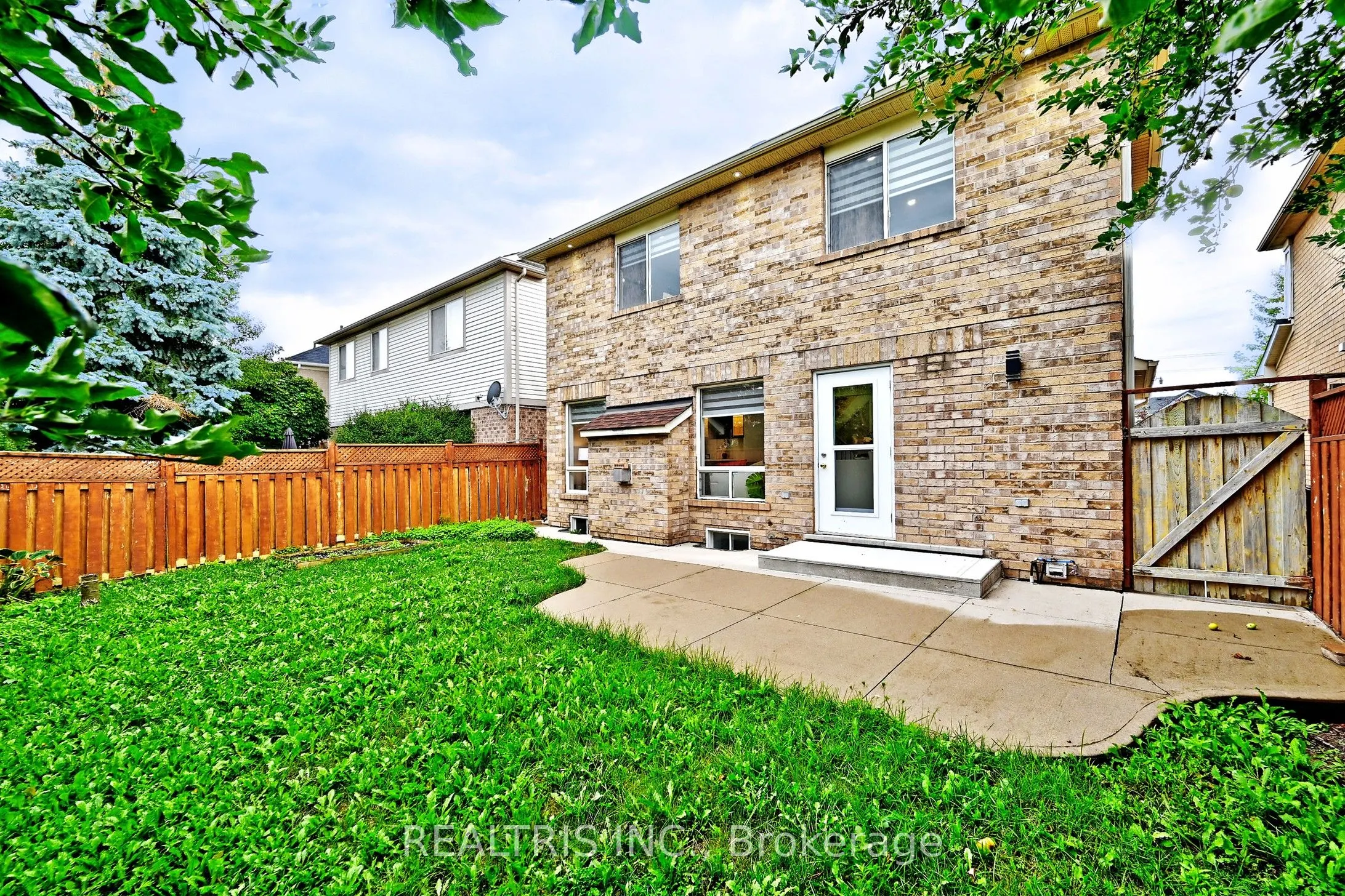 649 Marley Crescent