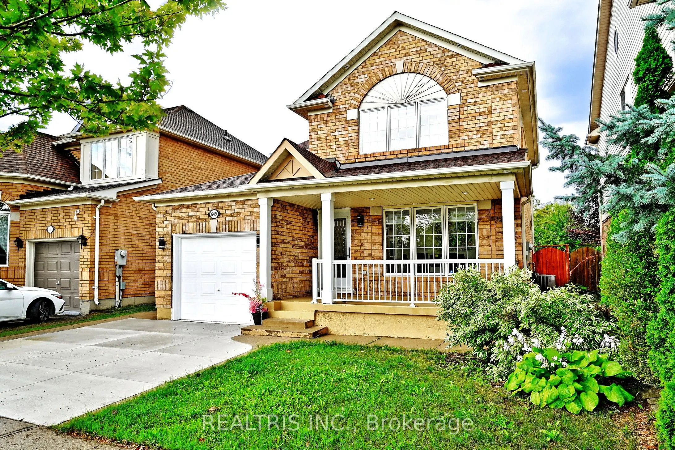 649 Marley Crescent