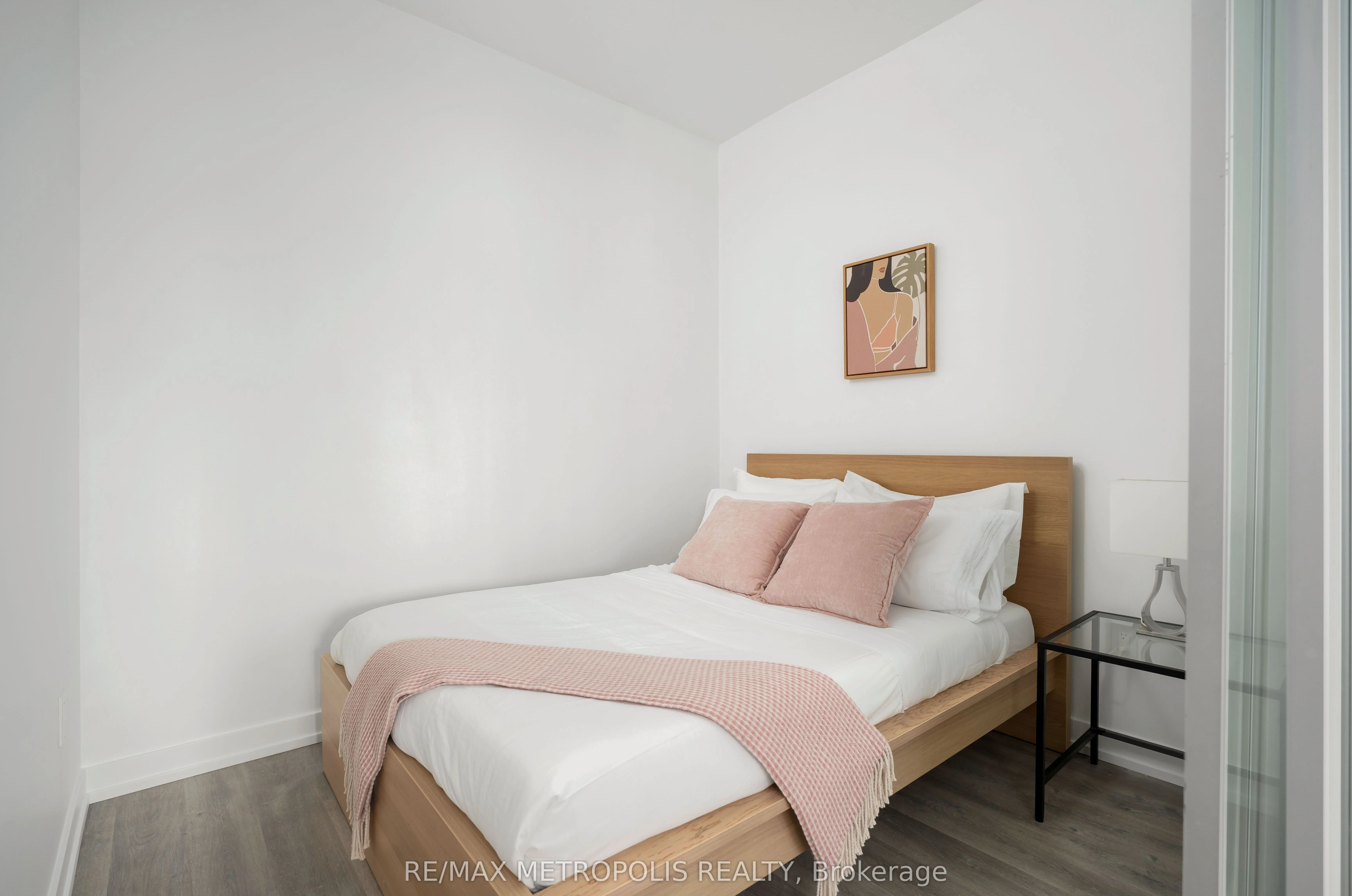 2300 St Clair Avenue W, #307