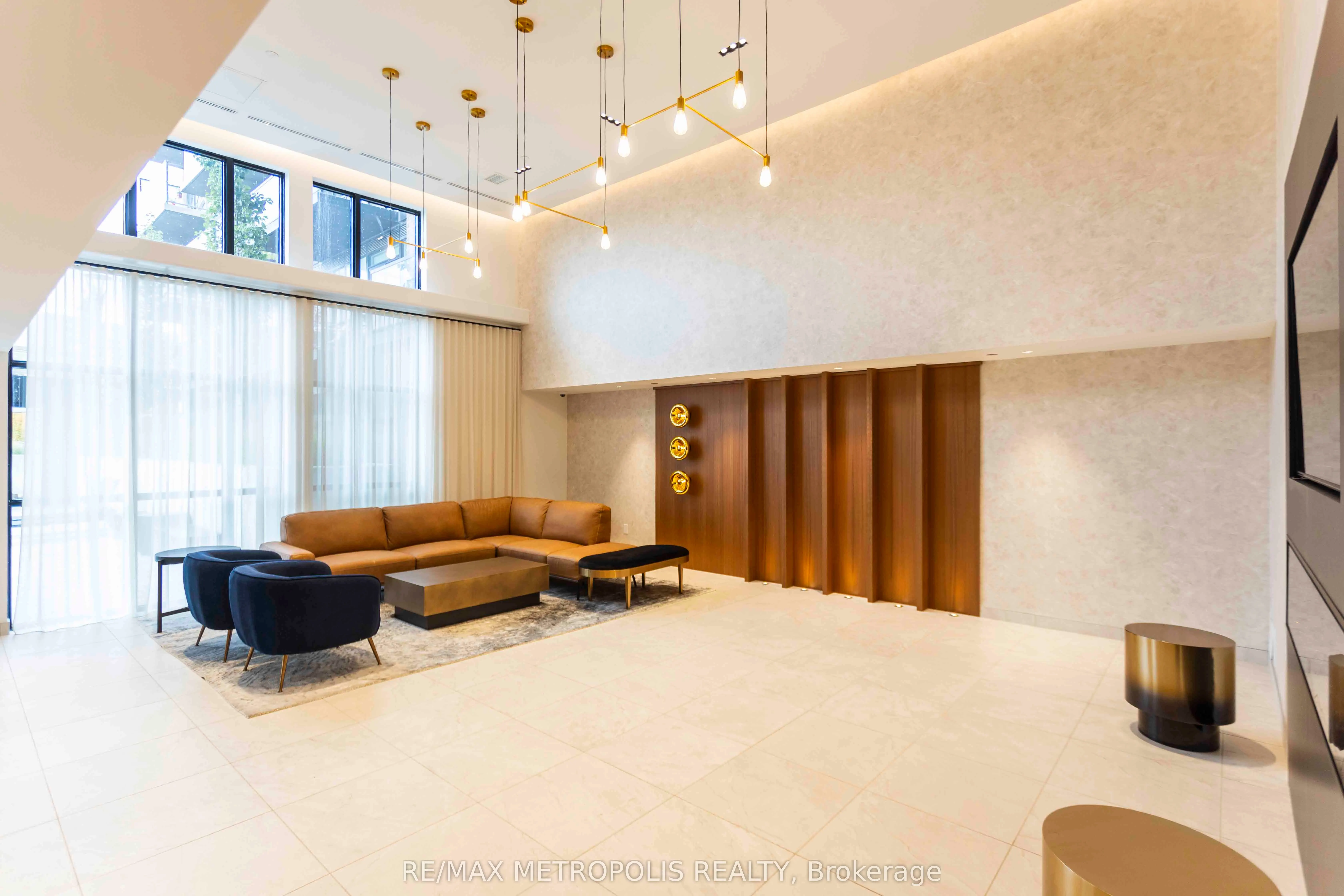 2300 St Clair Avenue W, #307