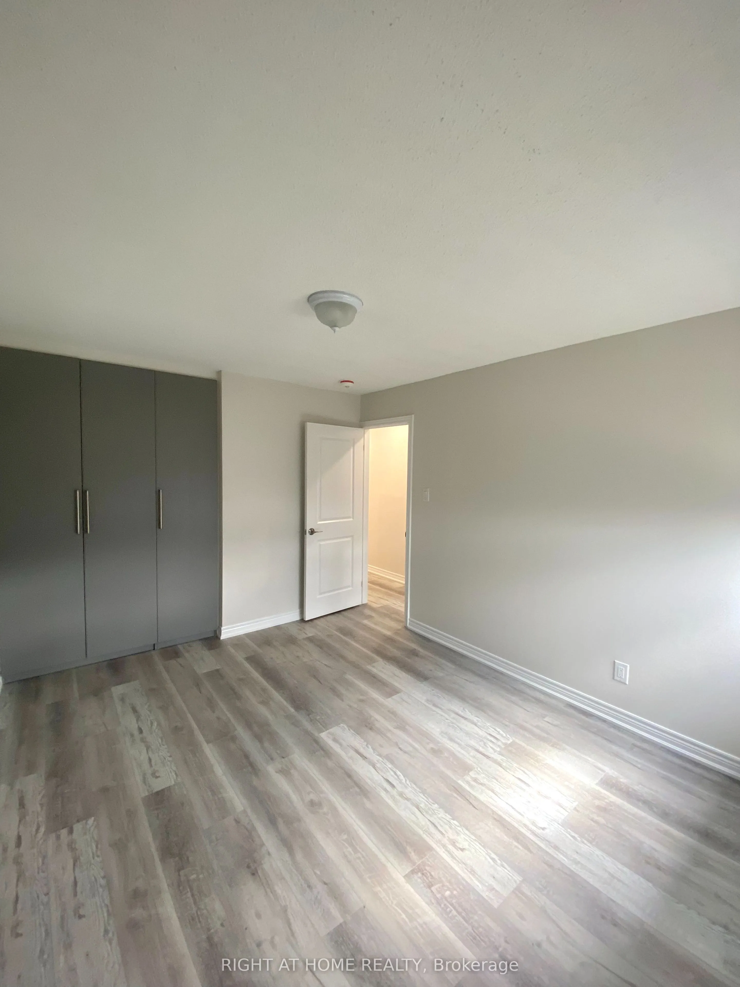 118 Avening Drive