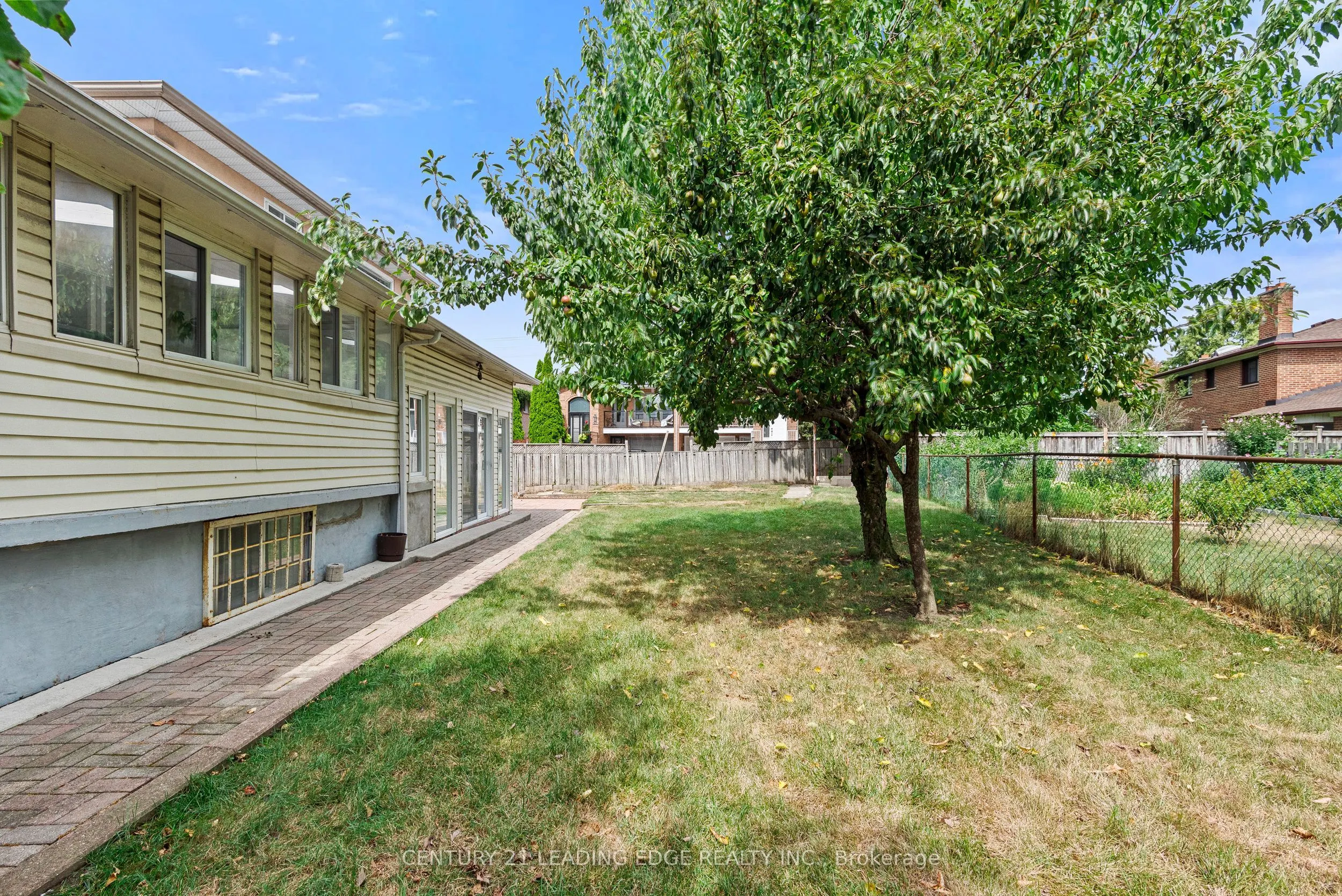 3651 Broomhill Crescent