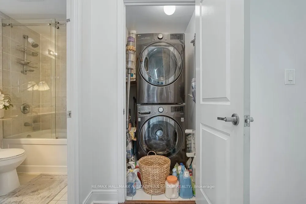 60 Absolute Avenue, #1507