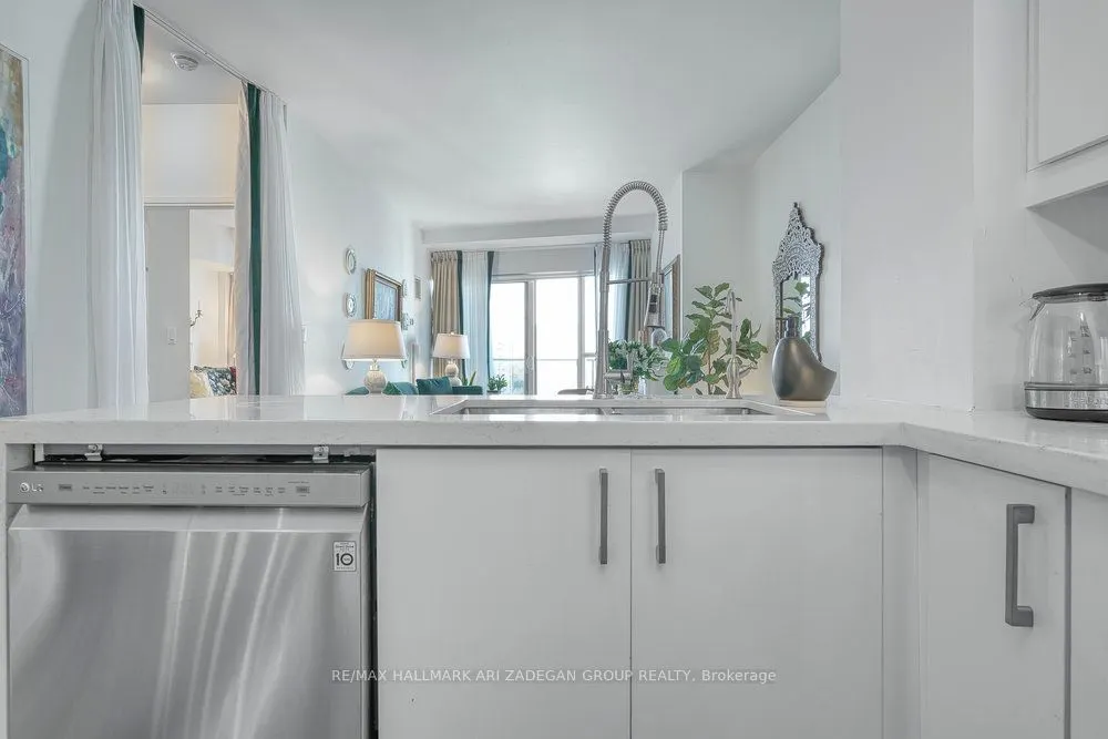 60 Absolute Avenue, #1507