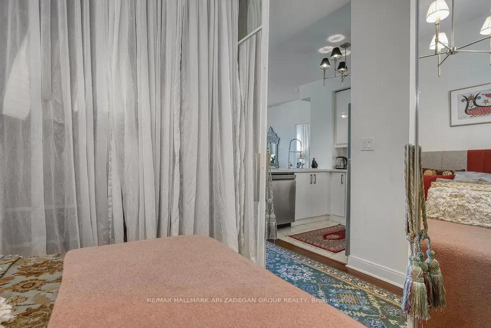 60 Absolute Avenue, #1507