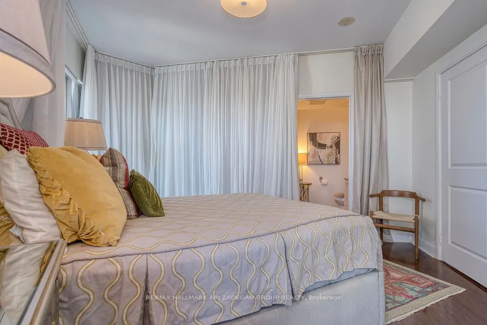 60 Absolute Avenue, #1507