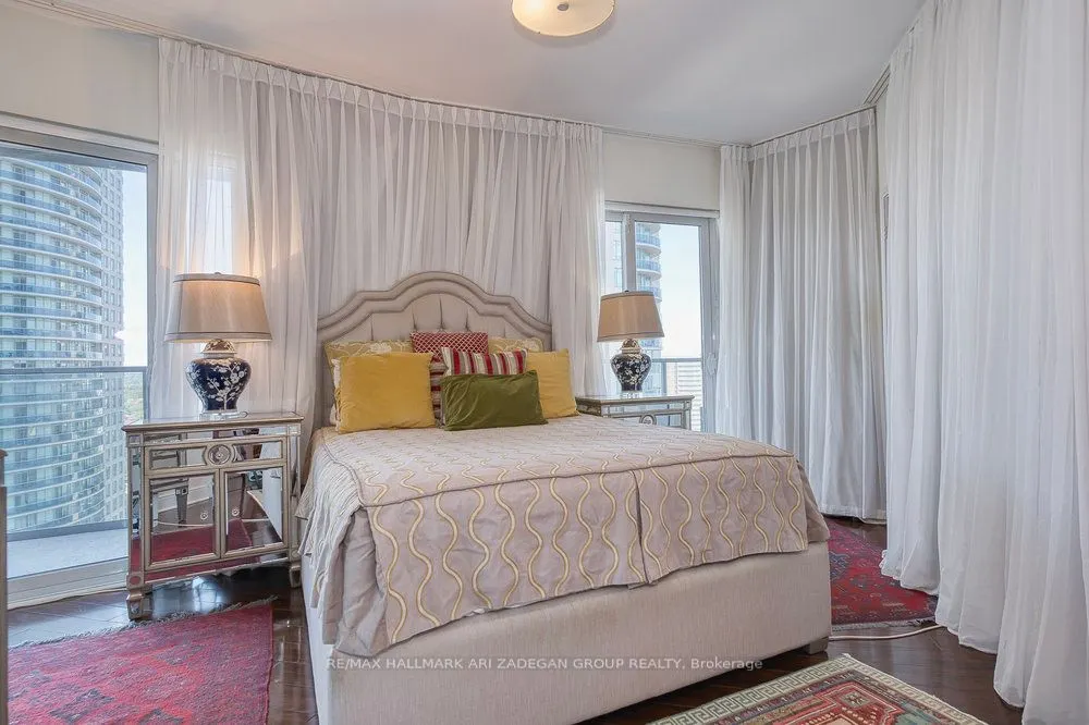 60 Absolute Avenue, #1507