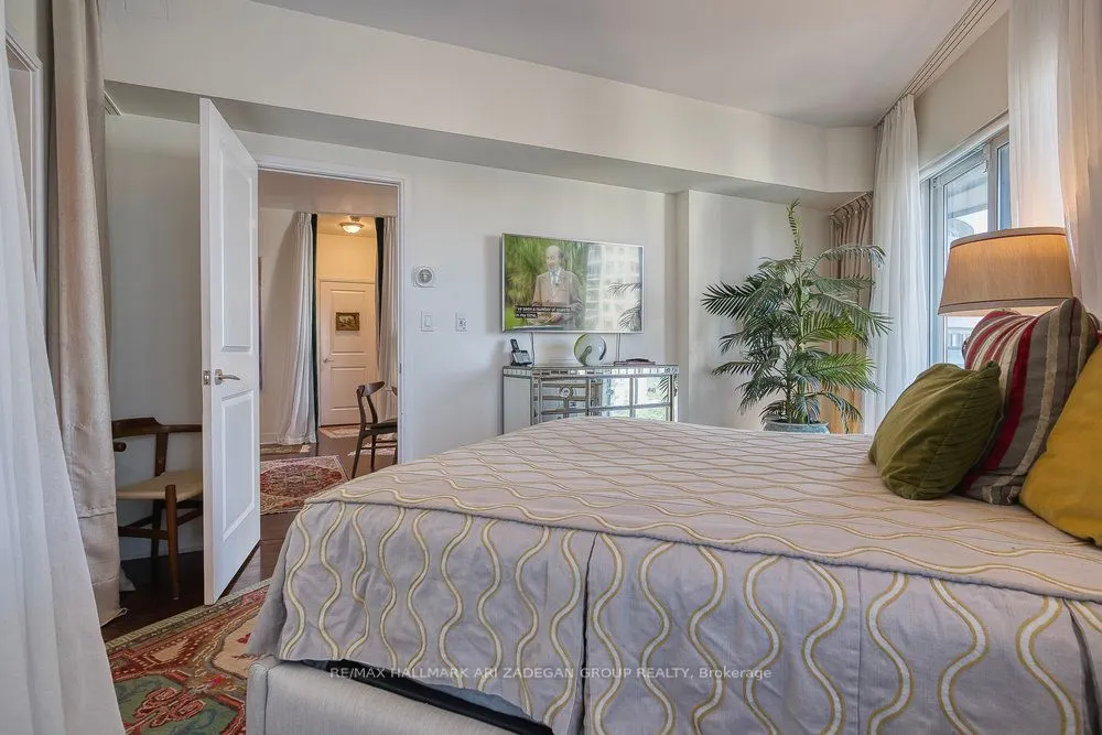 60 Absolute Avenue, #1507