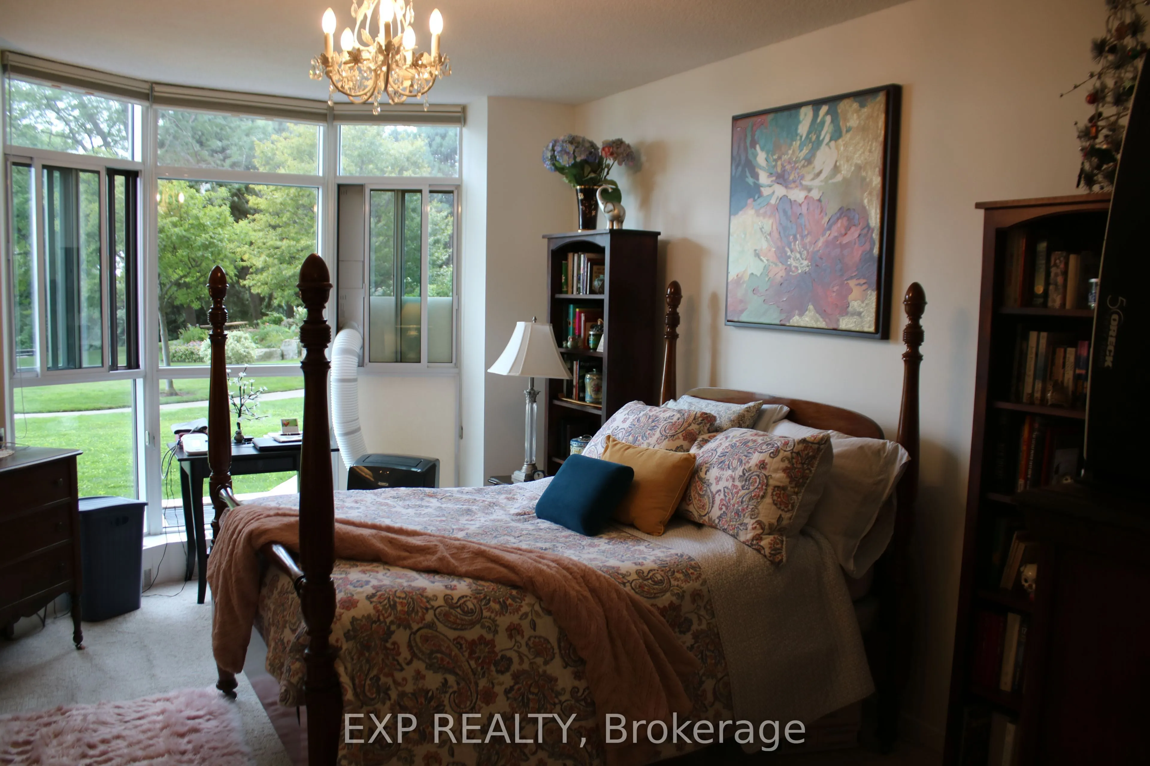 5250 Lakeshore Road, #104