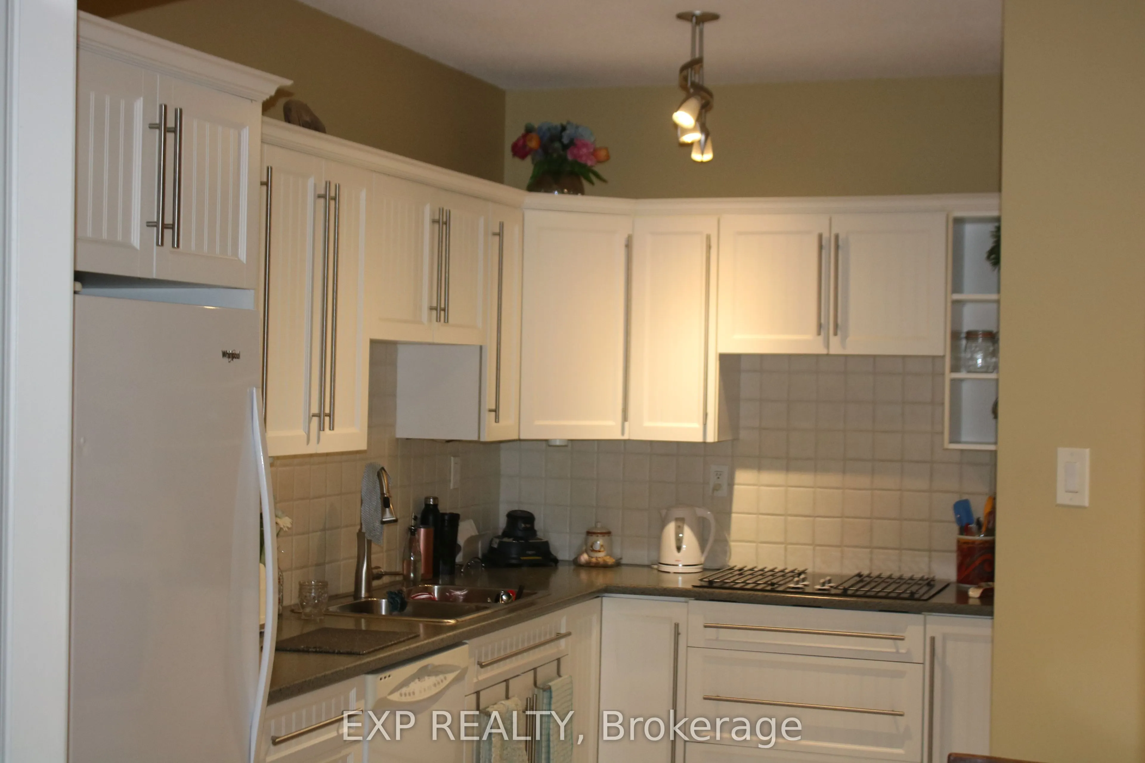 5250 Lakeshore Road, #104