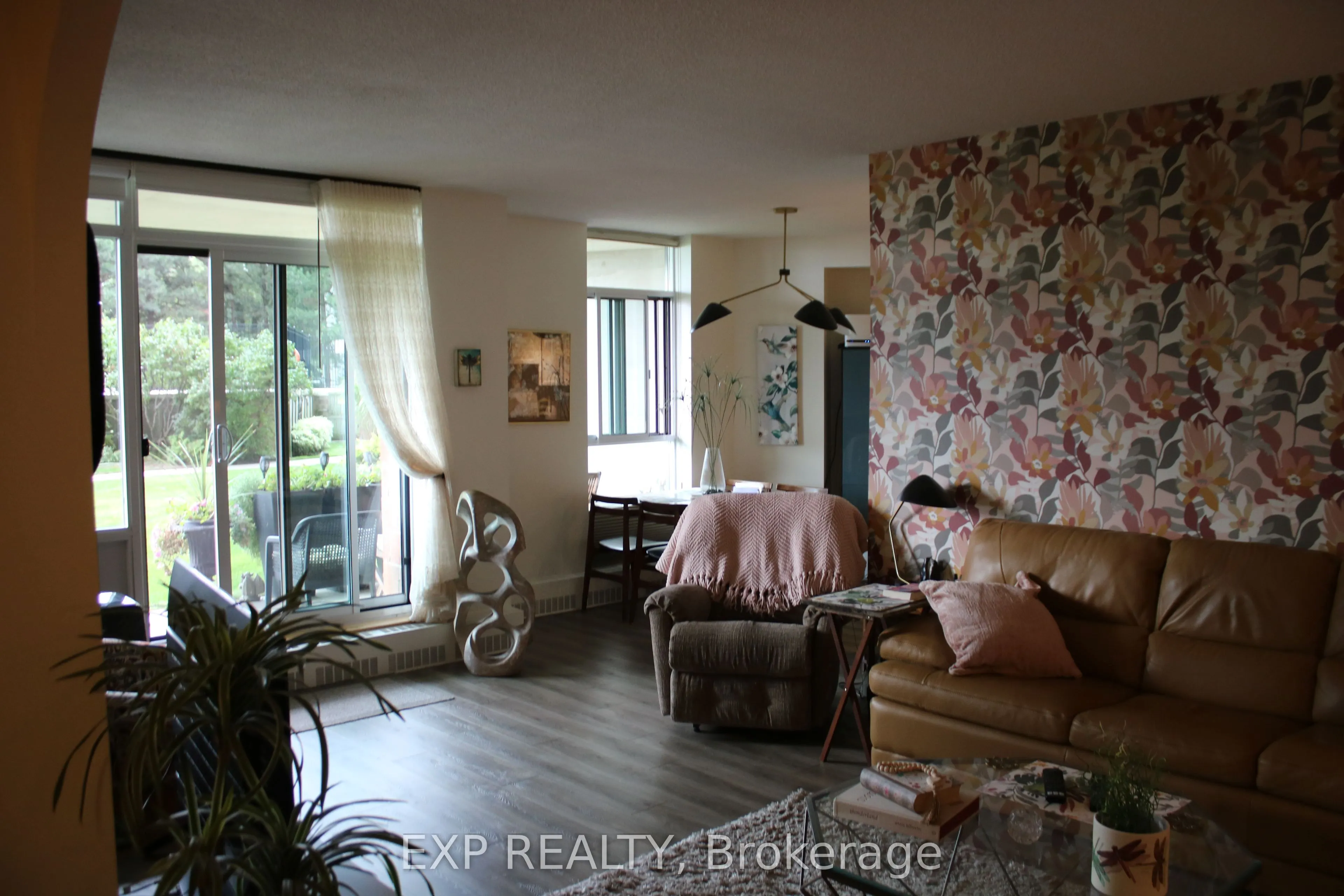 5250 Lakeshore Road, #104