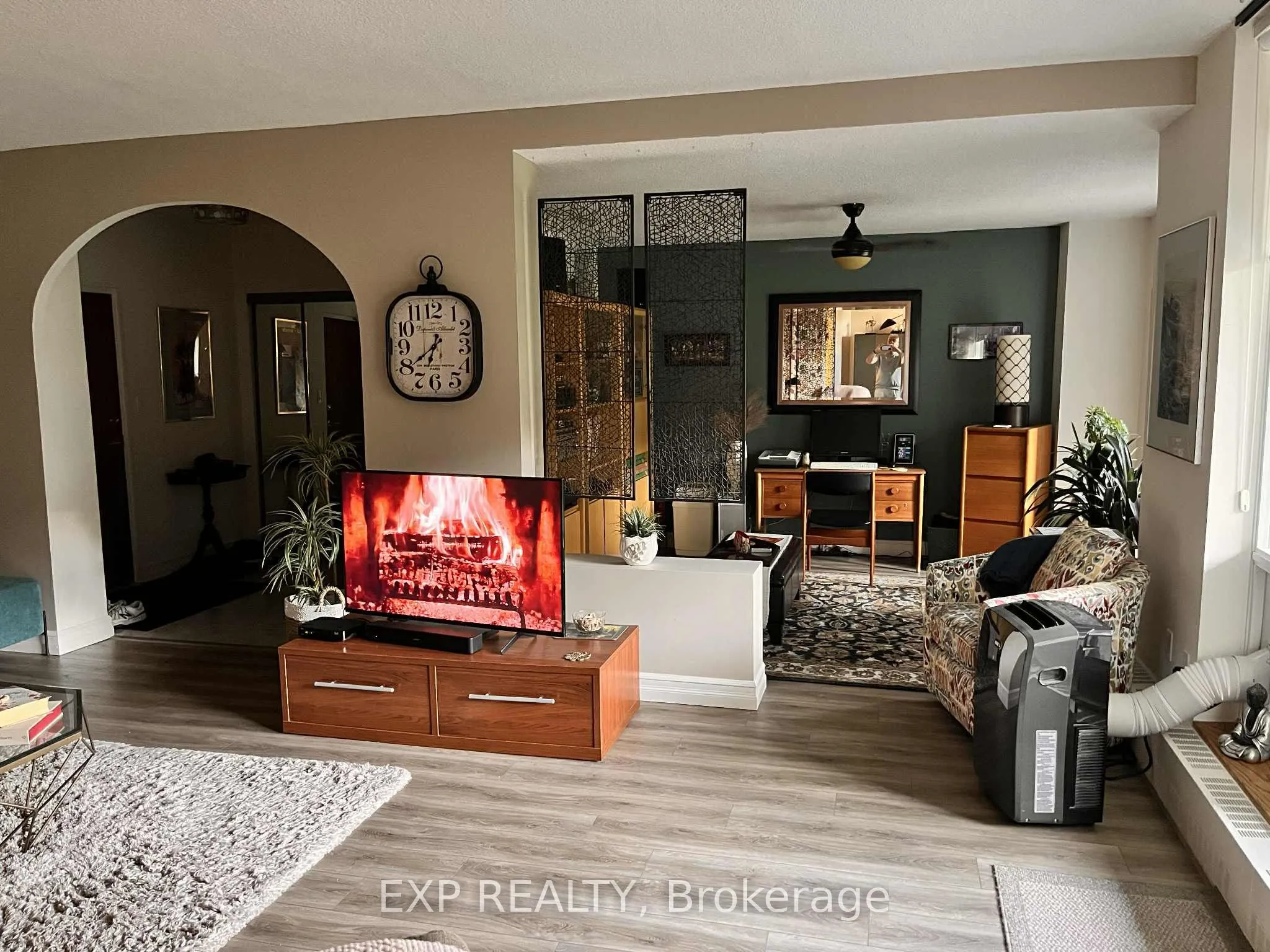 5250 Lakeshore Road, #104