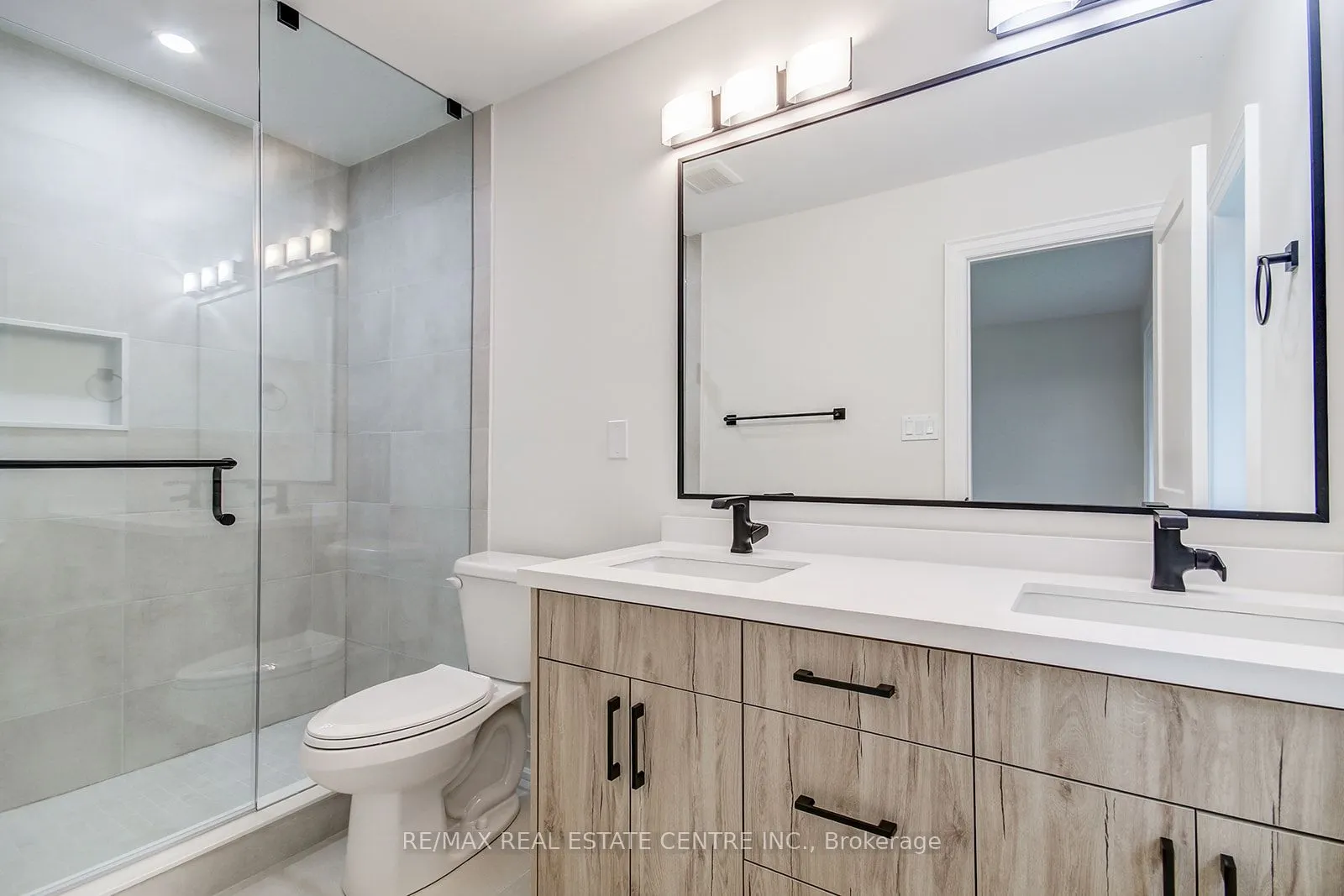 9 Caroline Street, #1