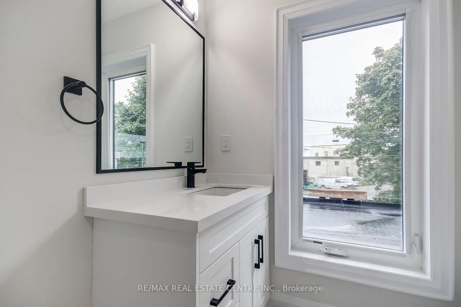 9 Caroline Street, #1