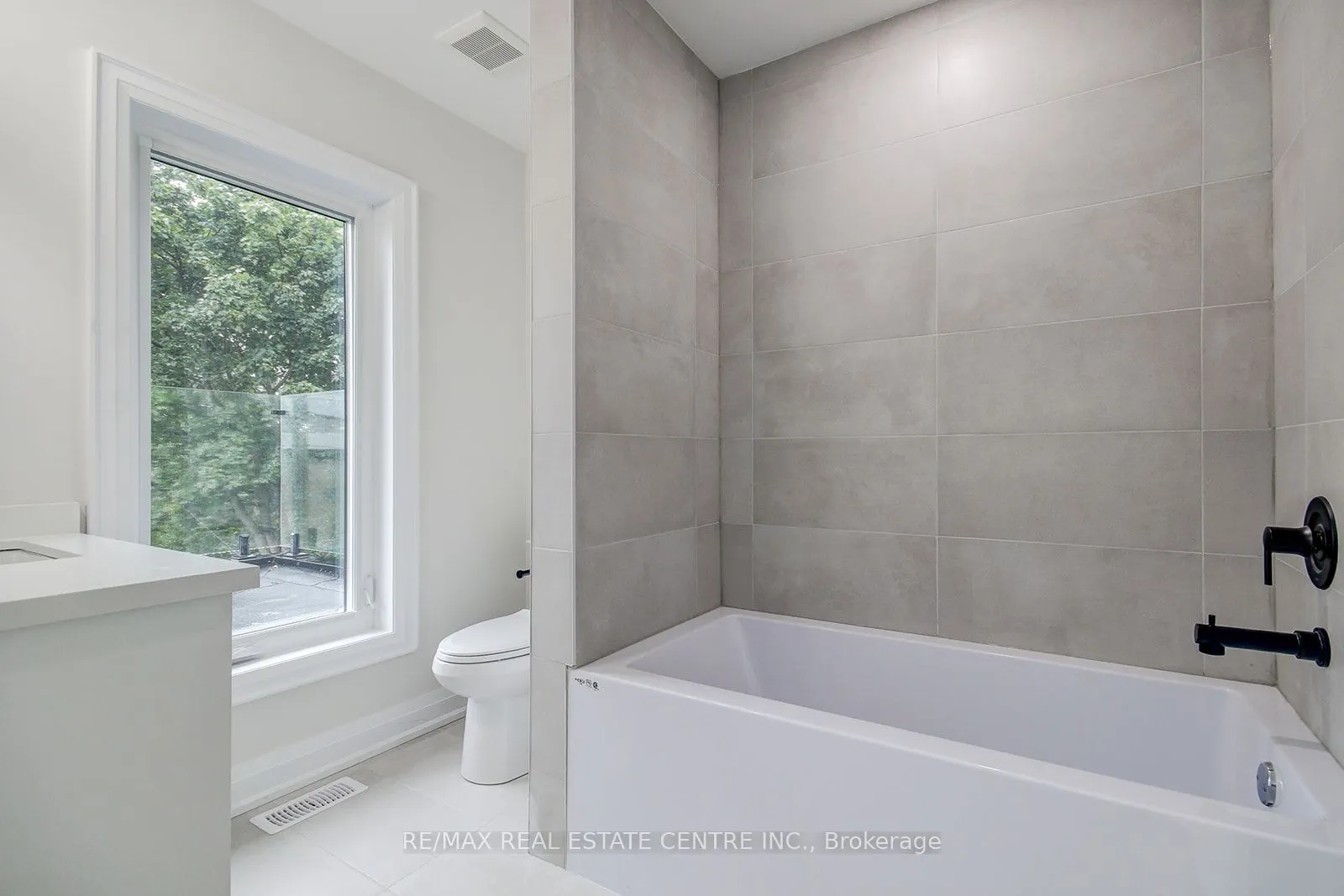 9 Caroline Street, #1