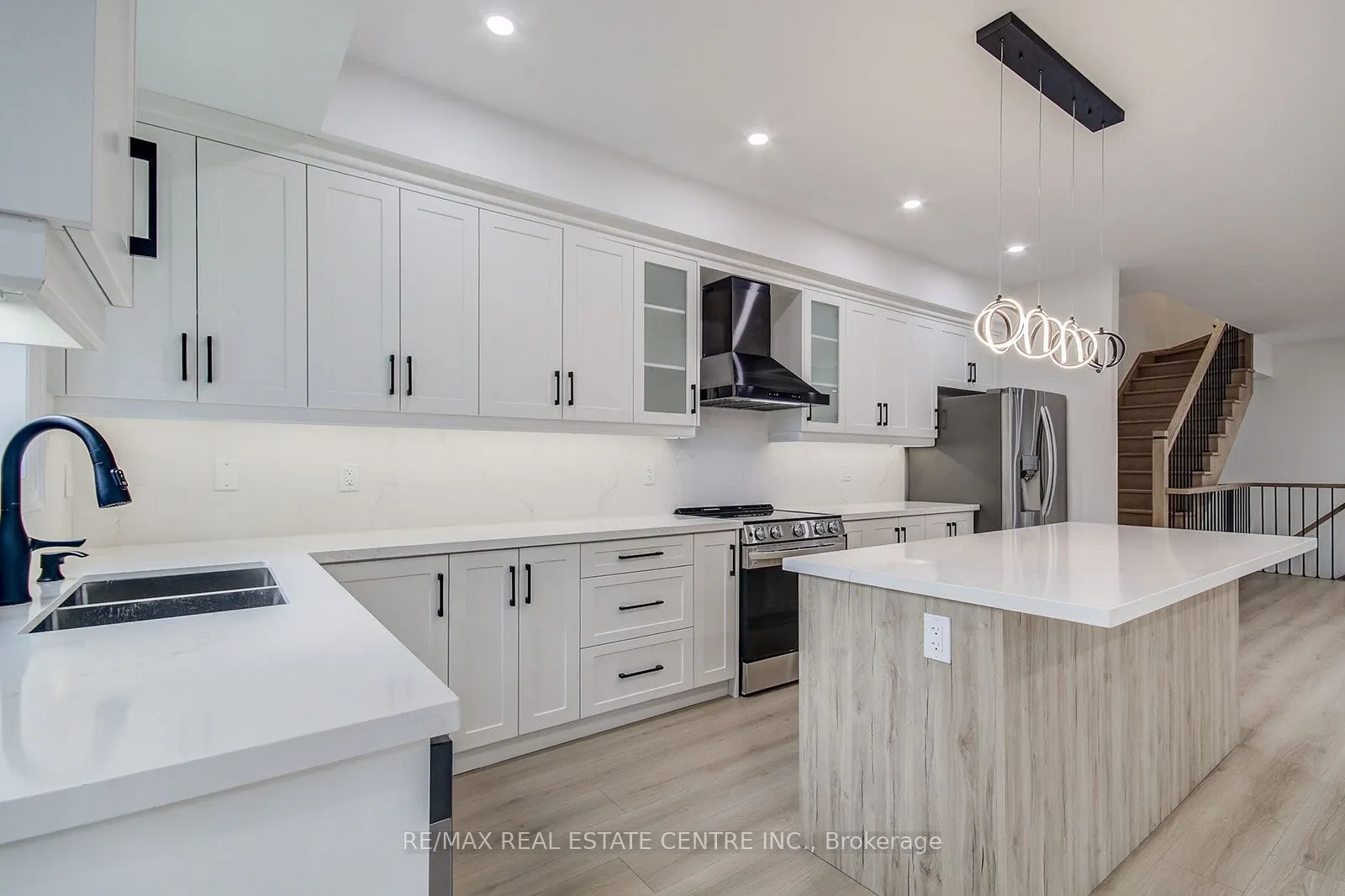 9 Caroline Street, #1