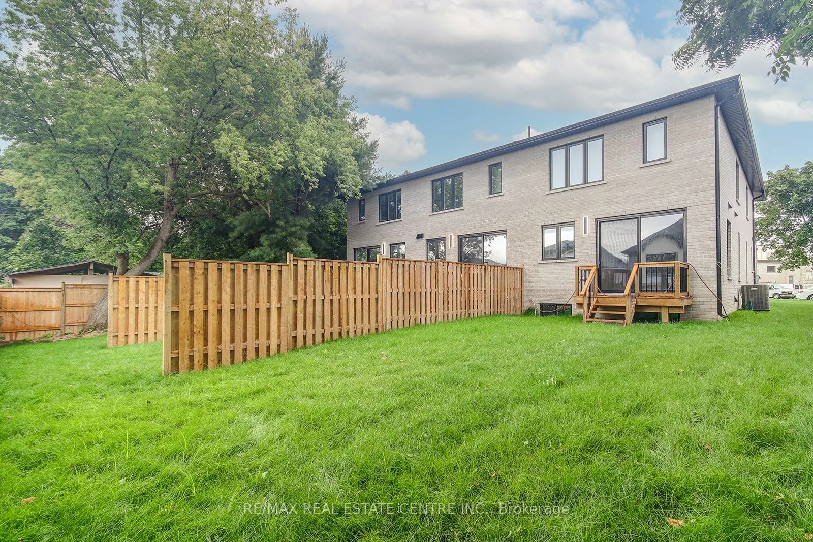 9 Caroline Street, #1